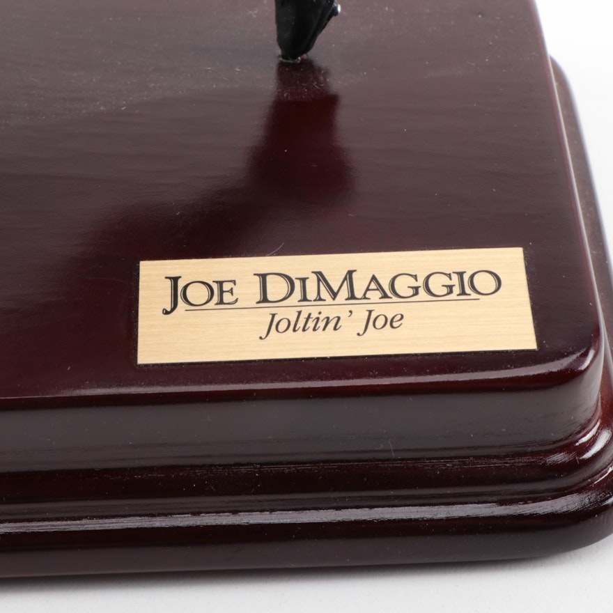 joe dimaggio "joltin joe" hartland statue with hardcover