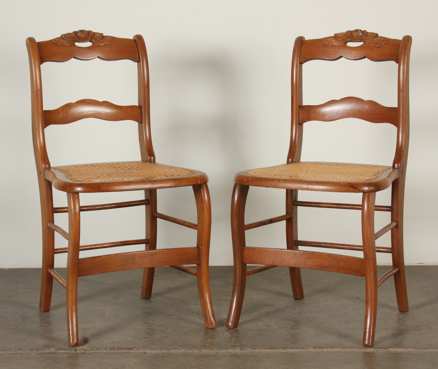 4 solid cherry rose back willett dining room chairs w needle point