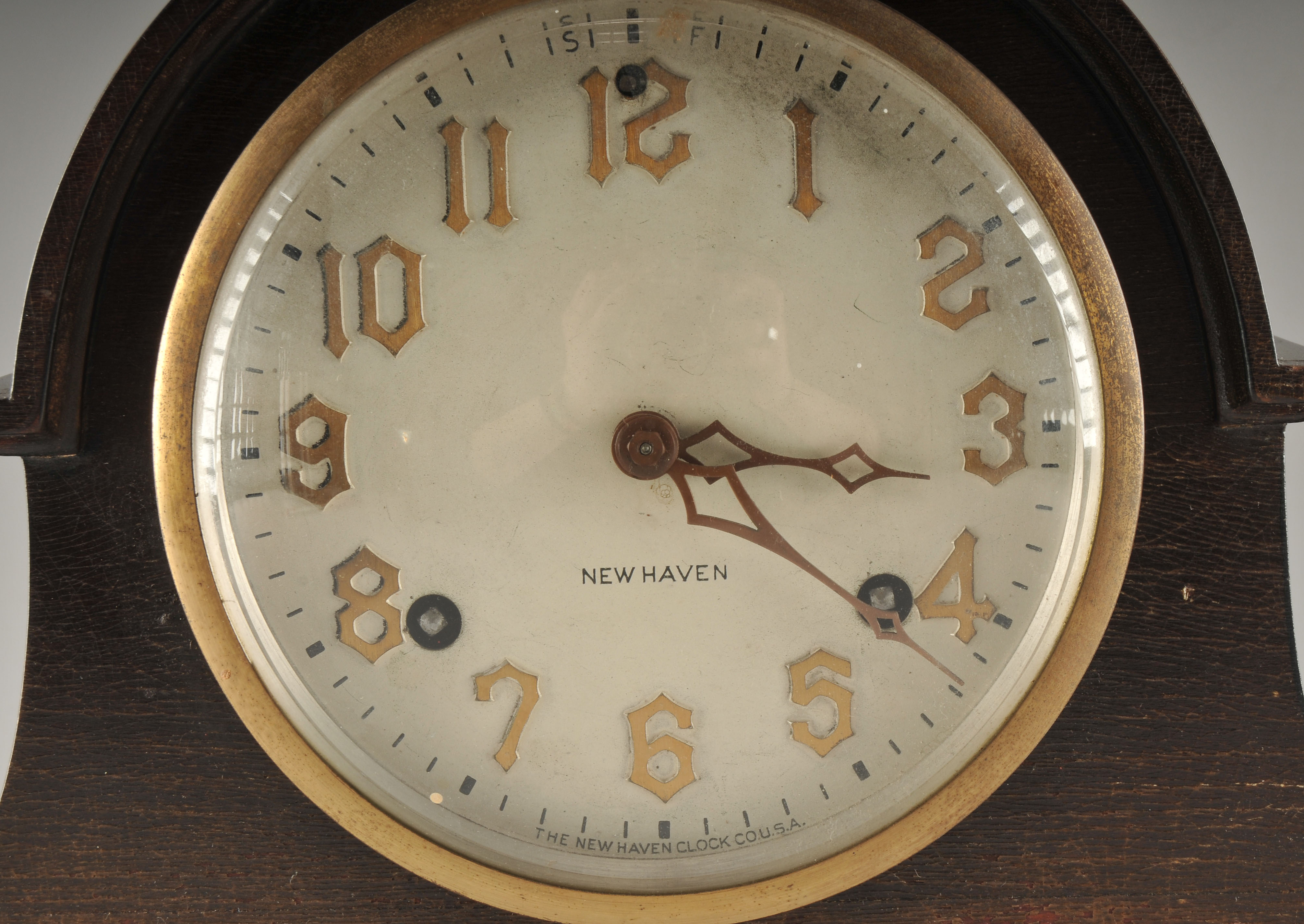 Antique Mahogany New Haven Clock Co. Mantel Clock EBTH