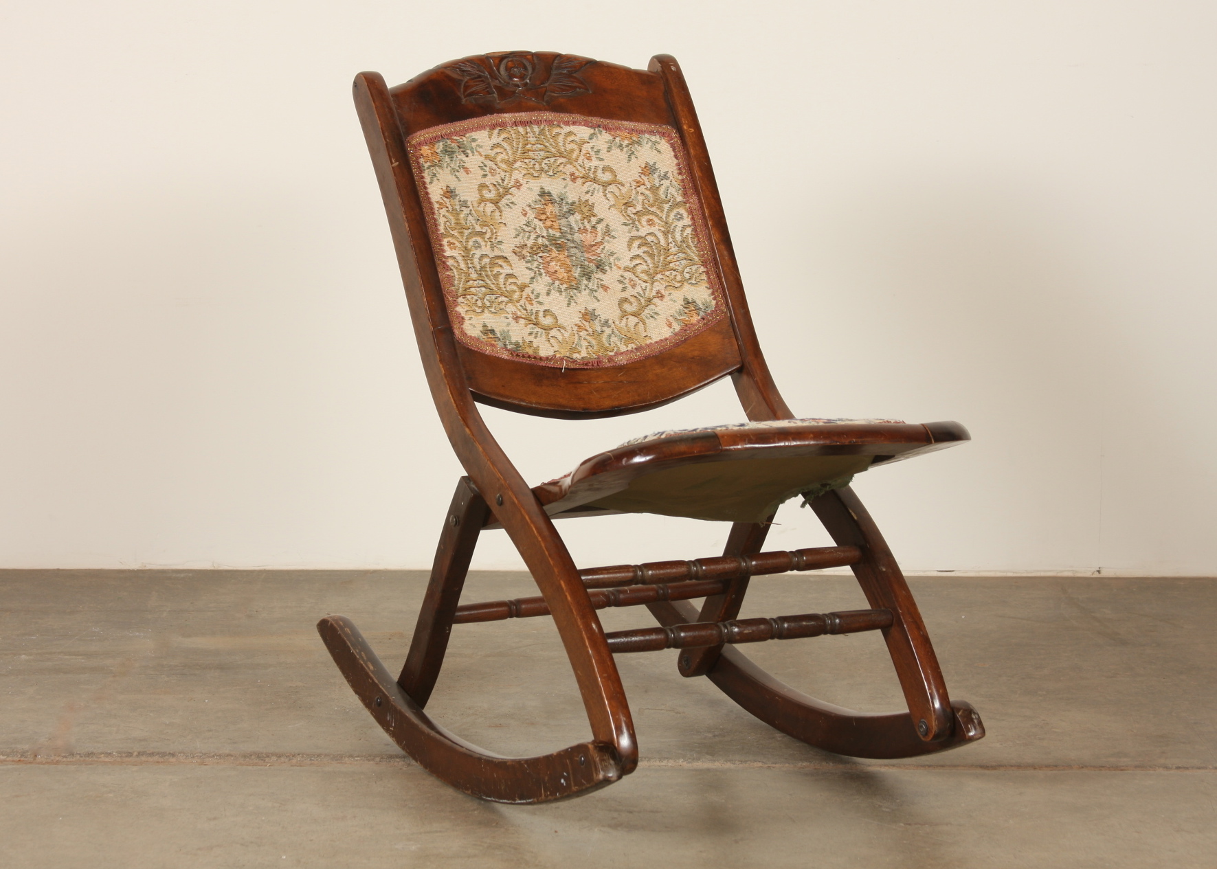 Victorian era Folding Rocking Chair EBTH