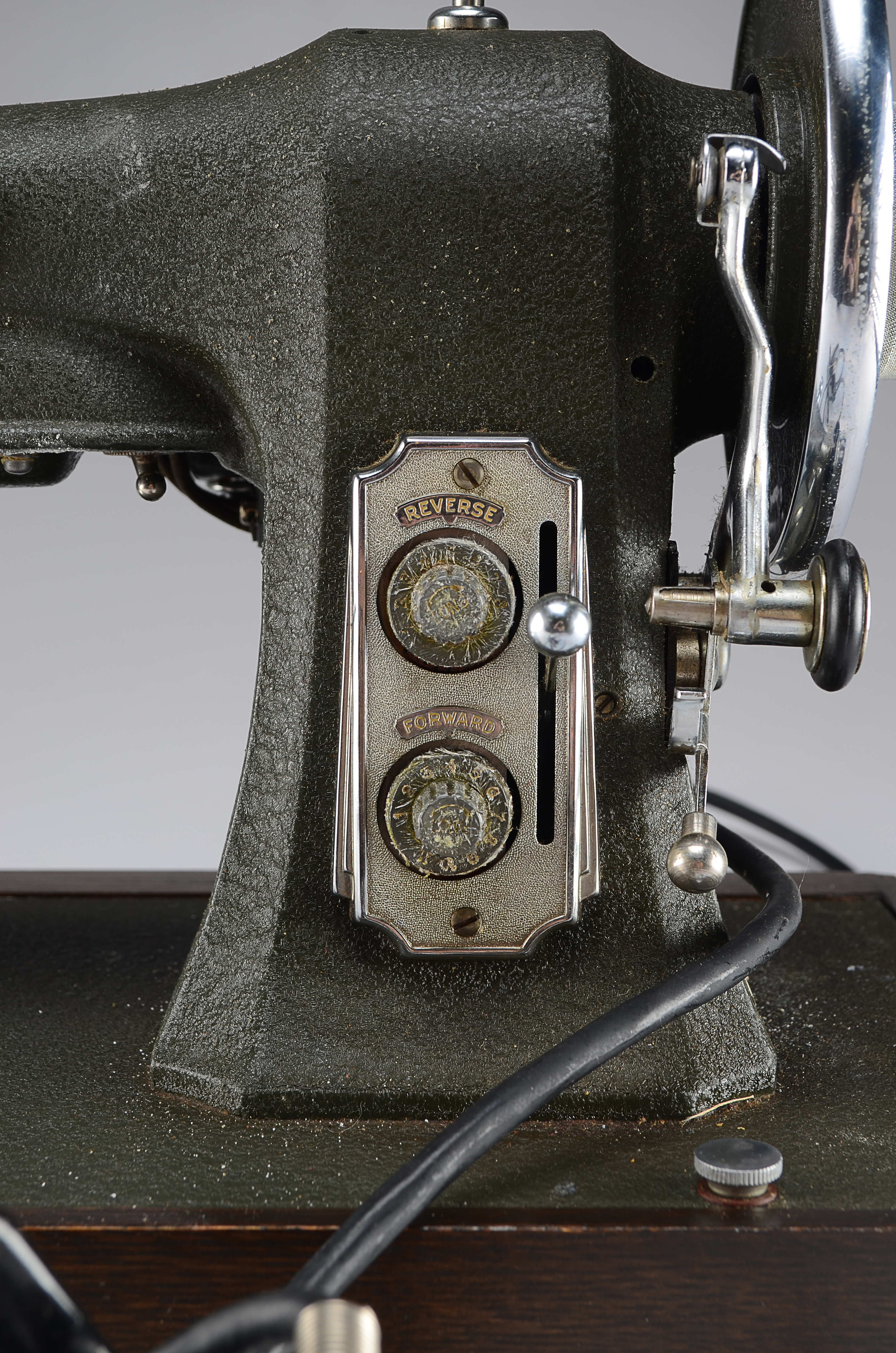 Vintage White rotary electric sewing machine, series 77 EBTH