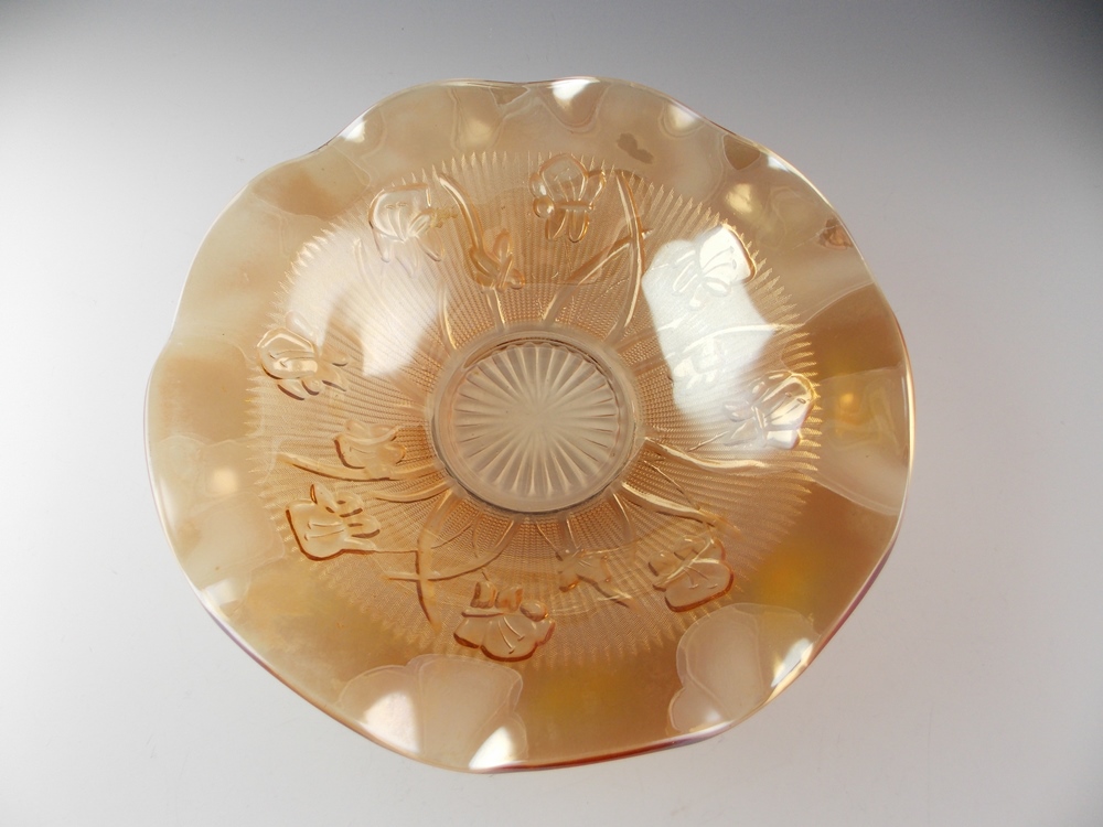 2 Matching Iridescent Fluted Bowls EBTH