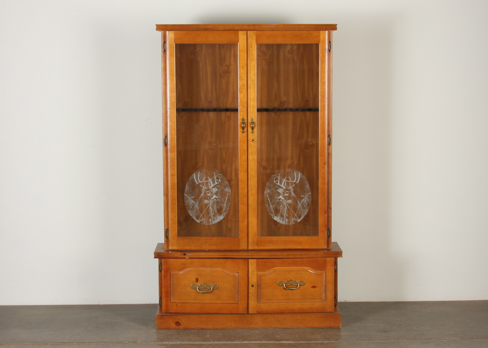 Illuminated Pine 12 Gun Cabinet Lockable Ebth