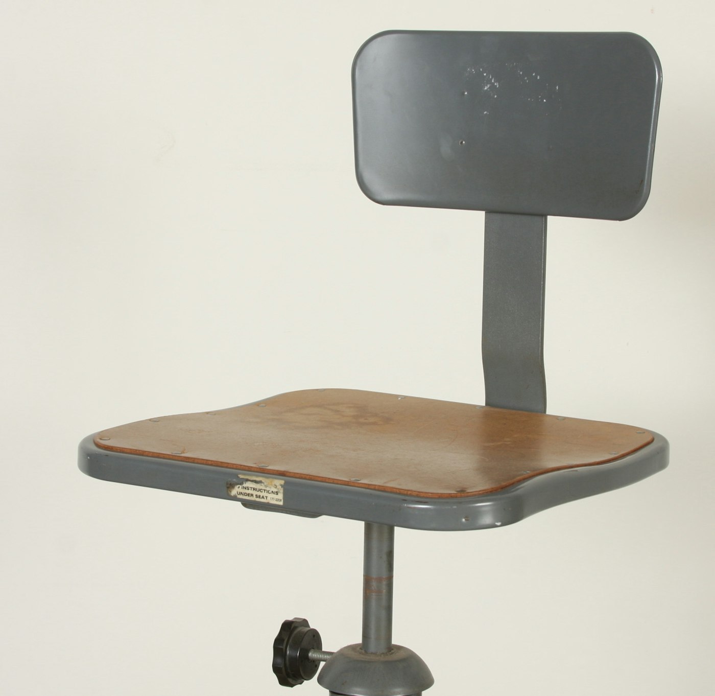 Vintage Industrial Metal Drafting Chair. c 1950's EBTH