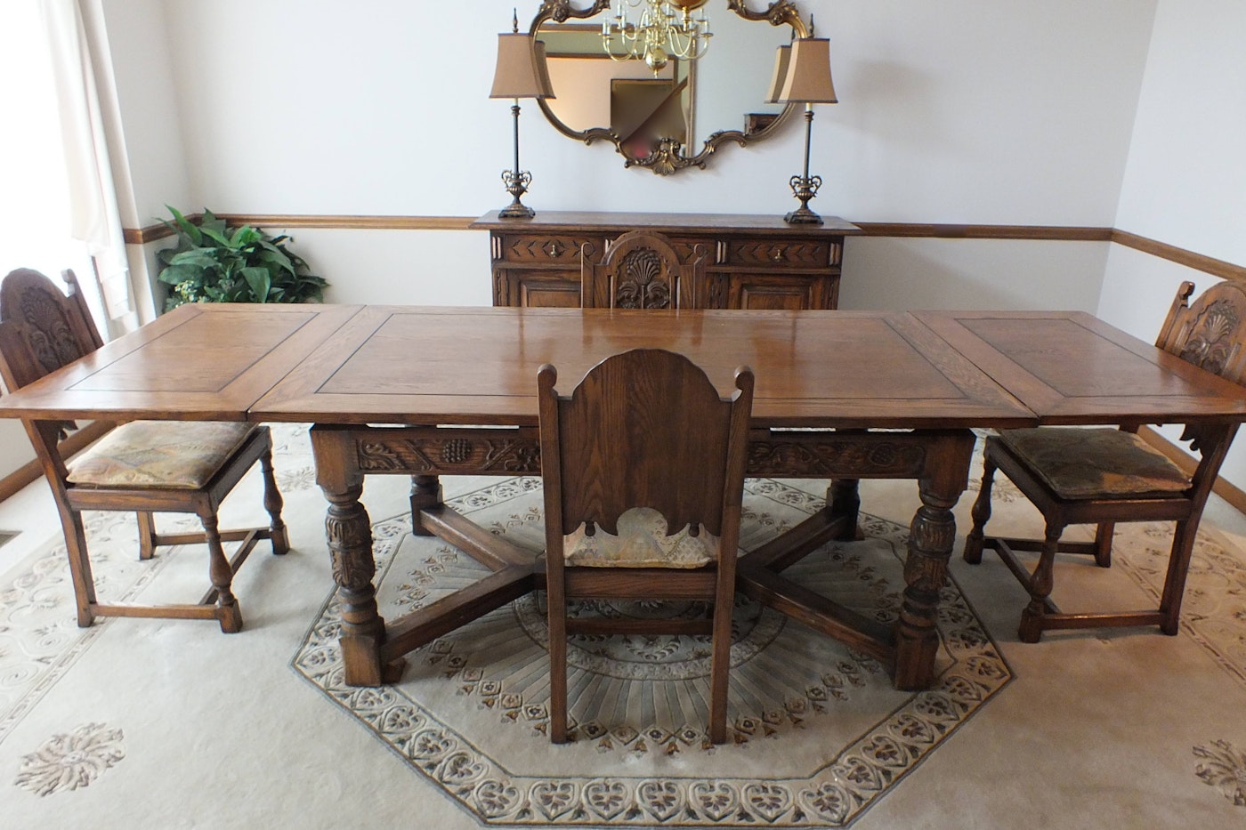 Jamestown Lounge Feudal Oak Dining set EBTH
