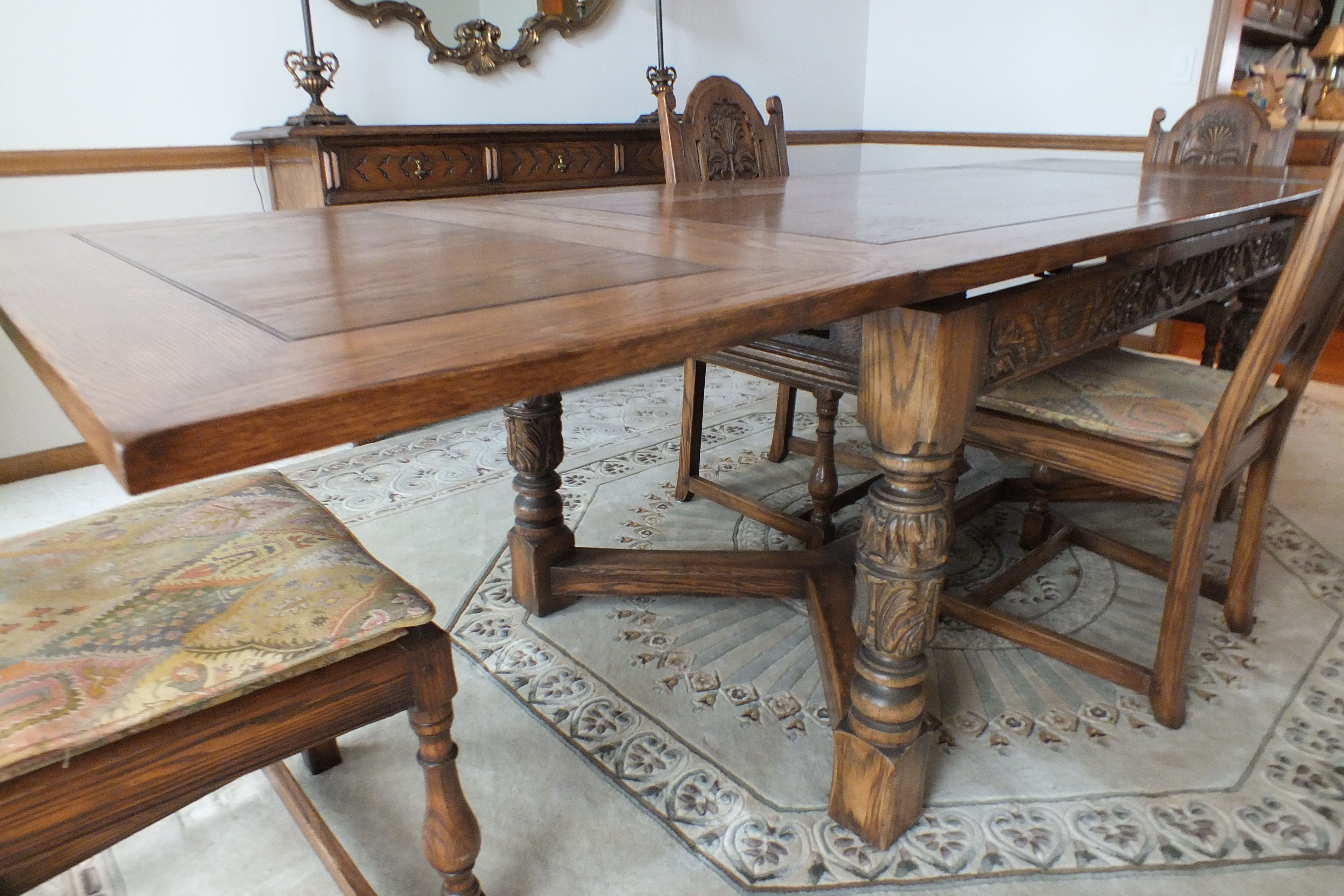 Jamestown Lounge Feudal Oak Dining set EBTH