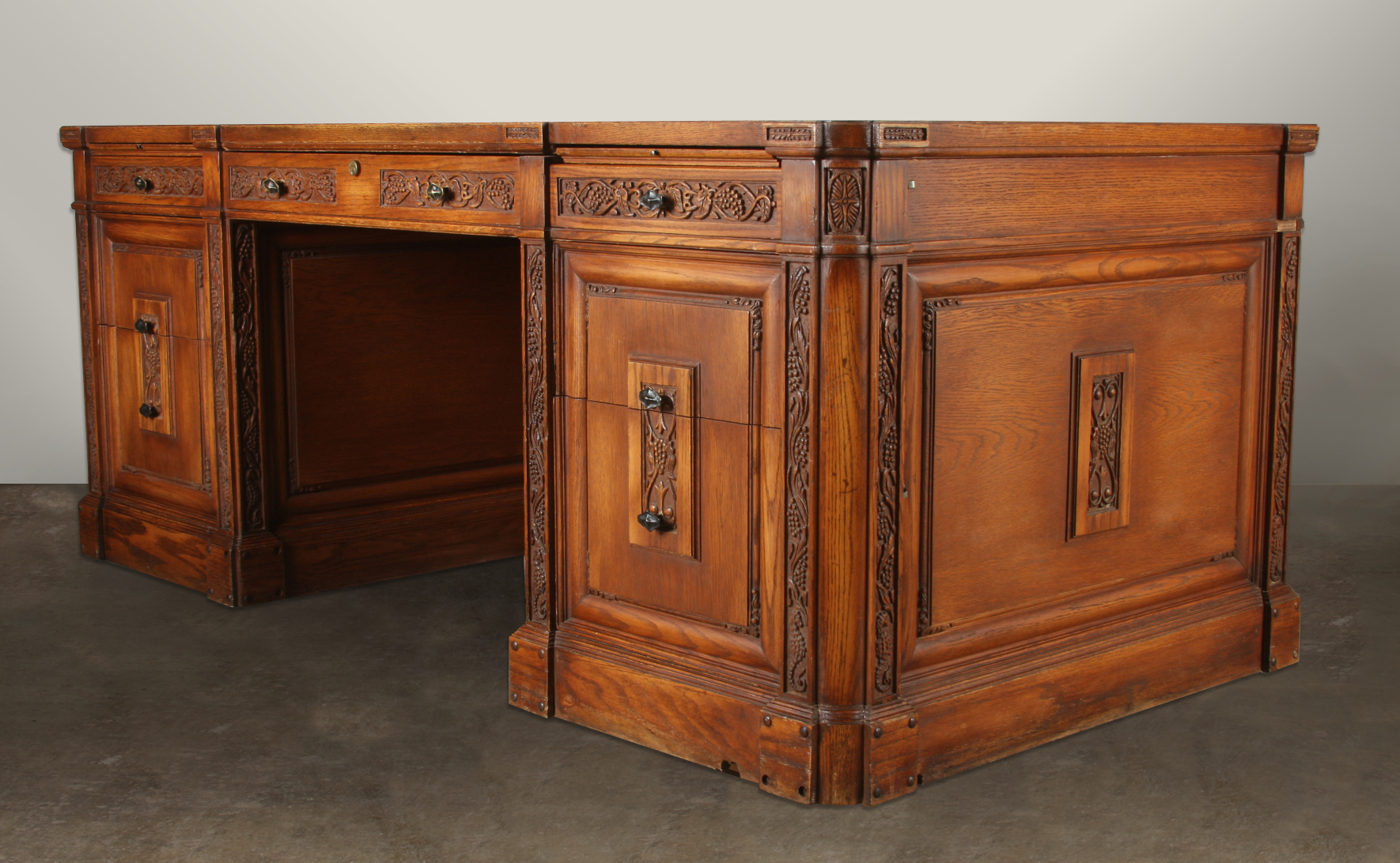 Romweber Viking Oak Executive Desk EBTH