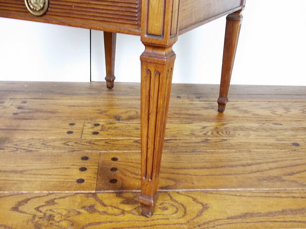 Pair of Henredon End Tables EBTH