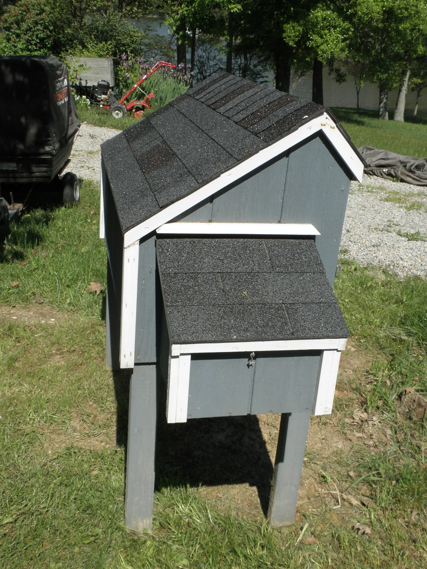 Amish Built Rabbit Hutch : EBTH