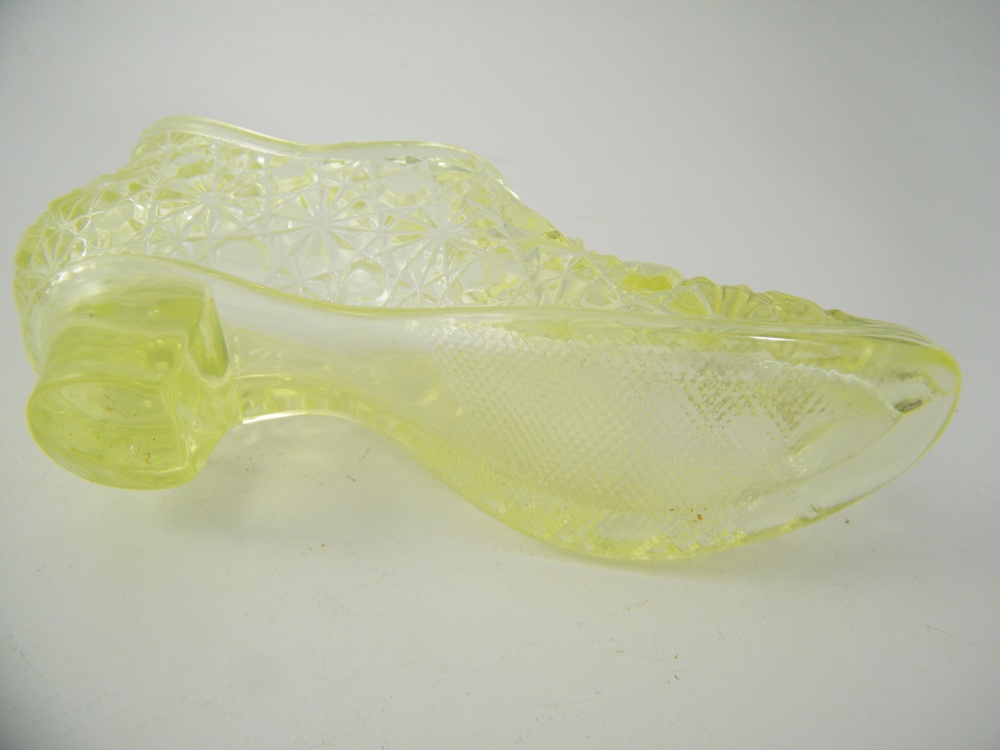 Fenton Glass Slippers and Roller Skates, 1940's EBTH