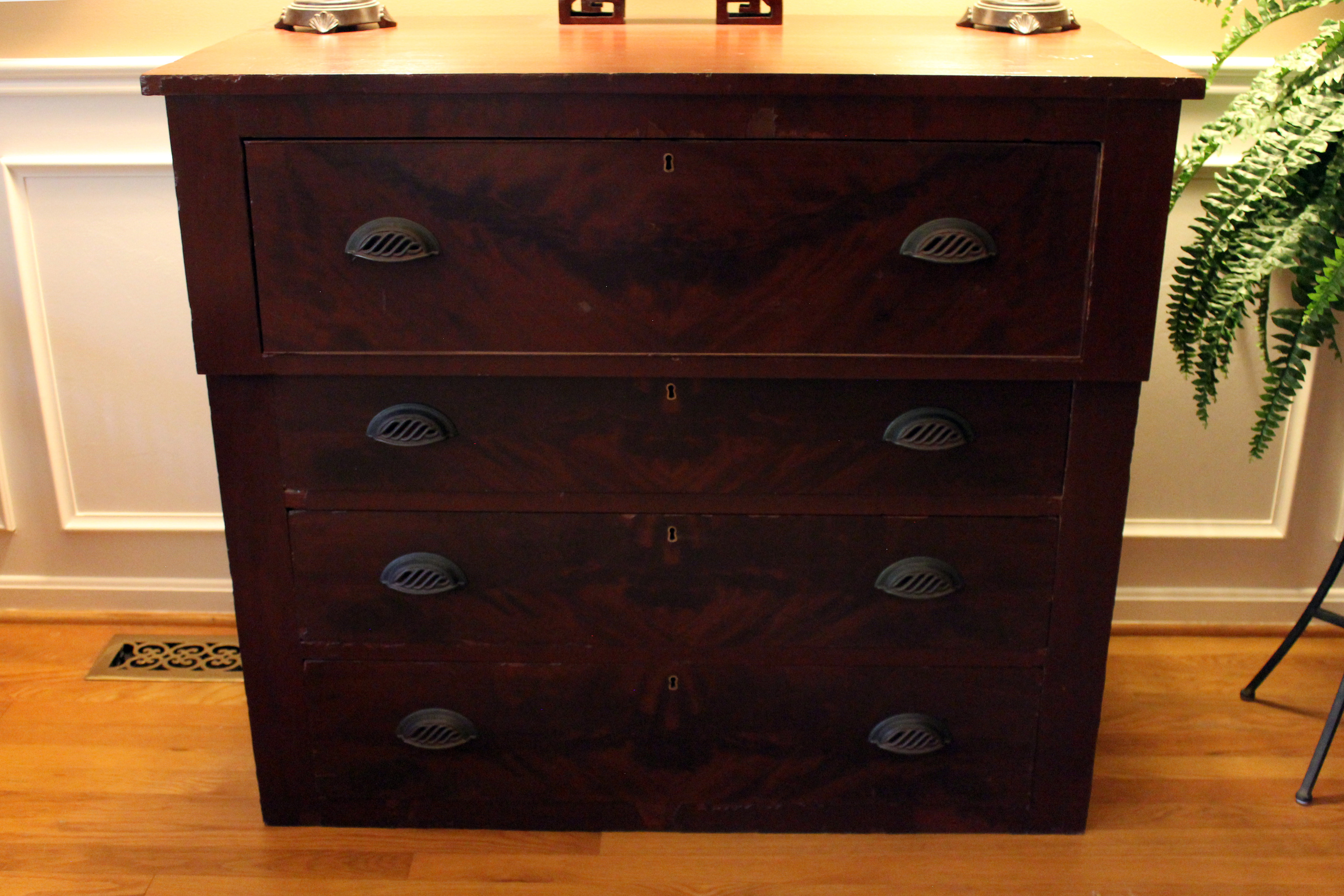 Beautiful Tiger Wood Dresser with Ornate Accents EBTH