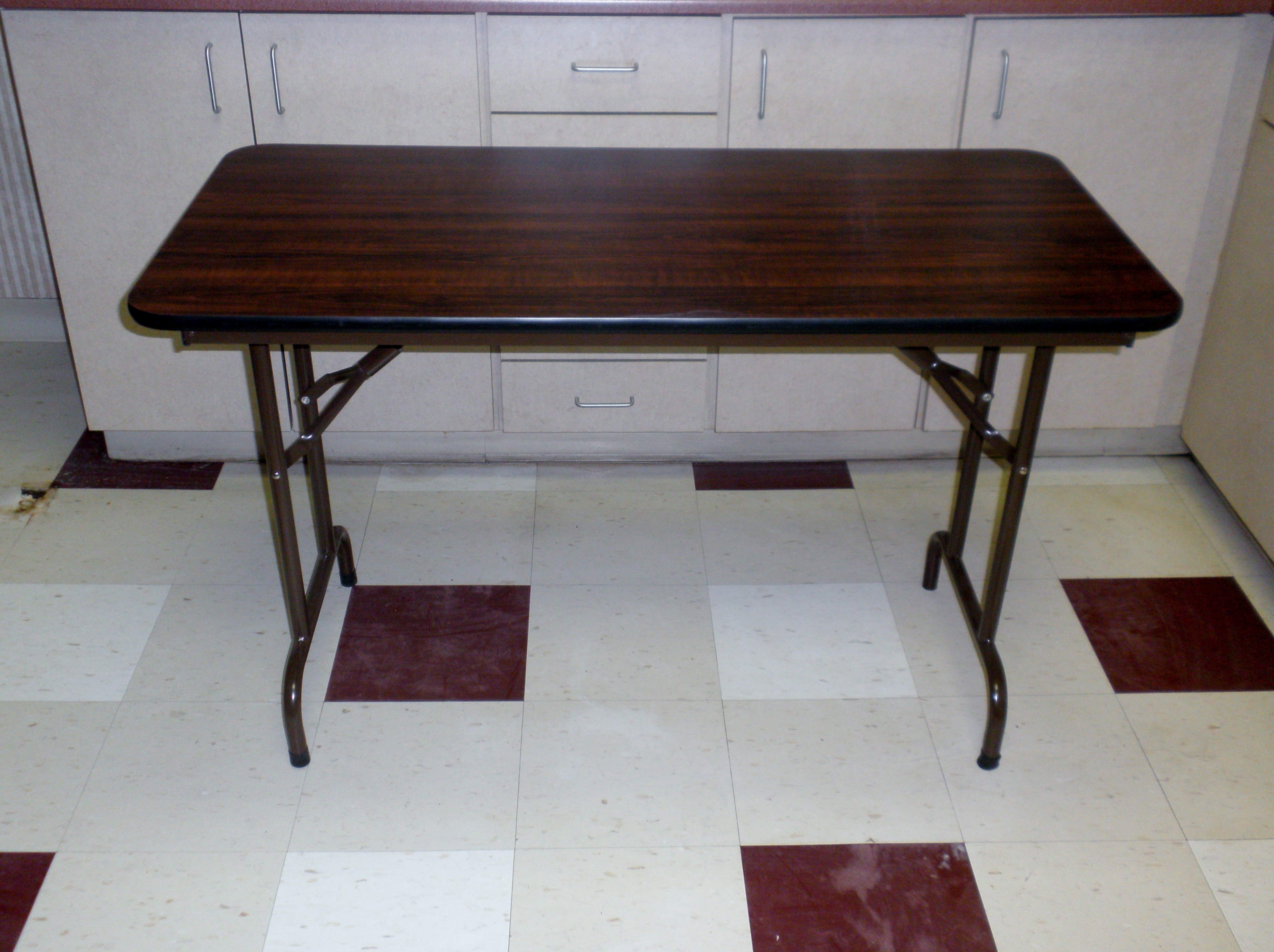 Four Foot Folding Tables EBTH