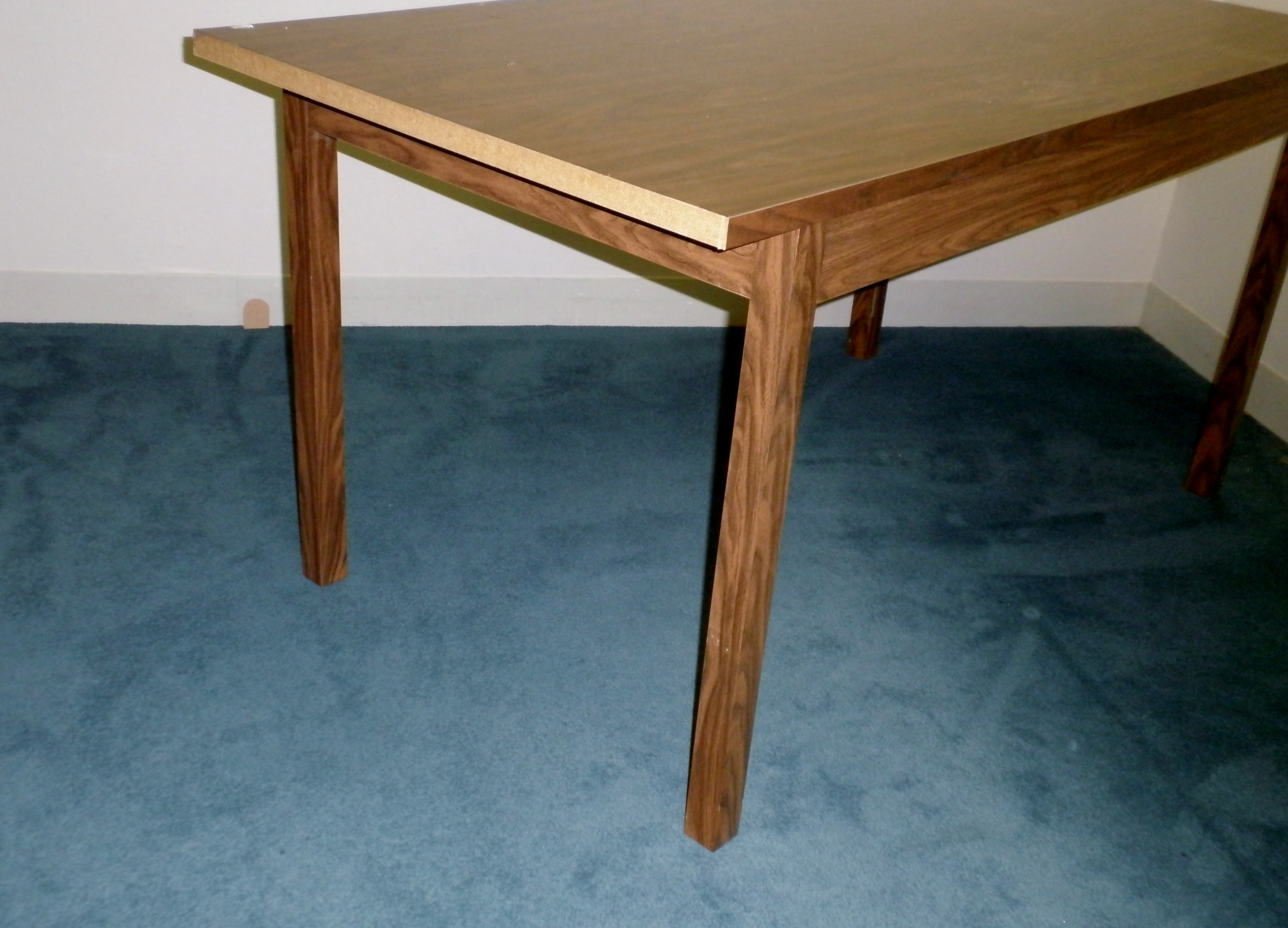 Laminated Wood Table EBTH
