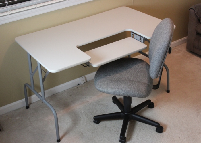 Portable Office Desk and Chair EBTH