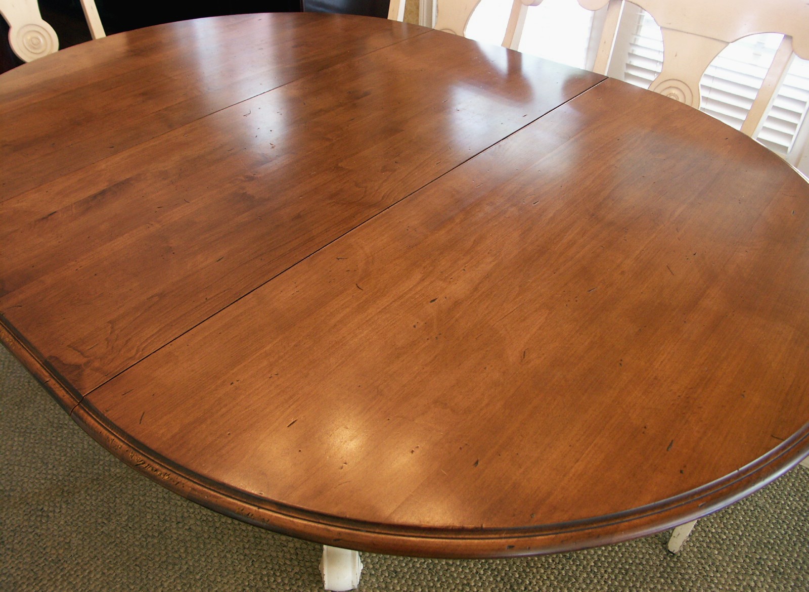 Ethan Allen Dining Table and Chairs | EBTH