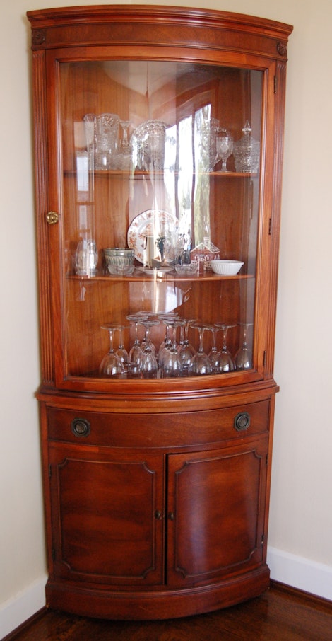 Federal Style Curved Front Corner Cabinet : EBTH