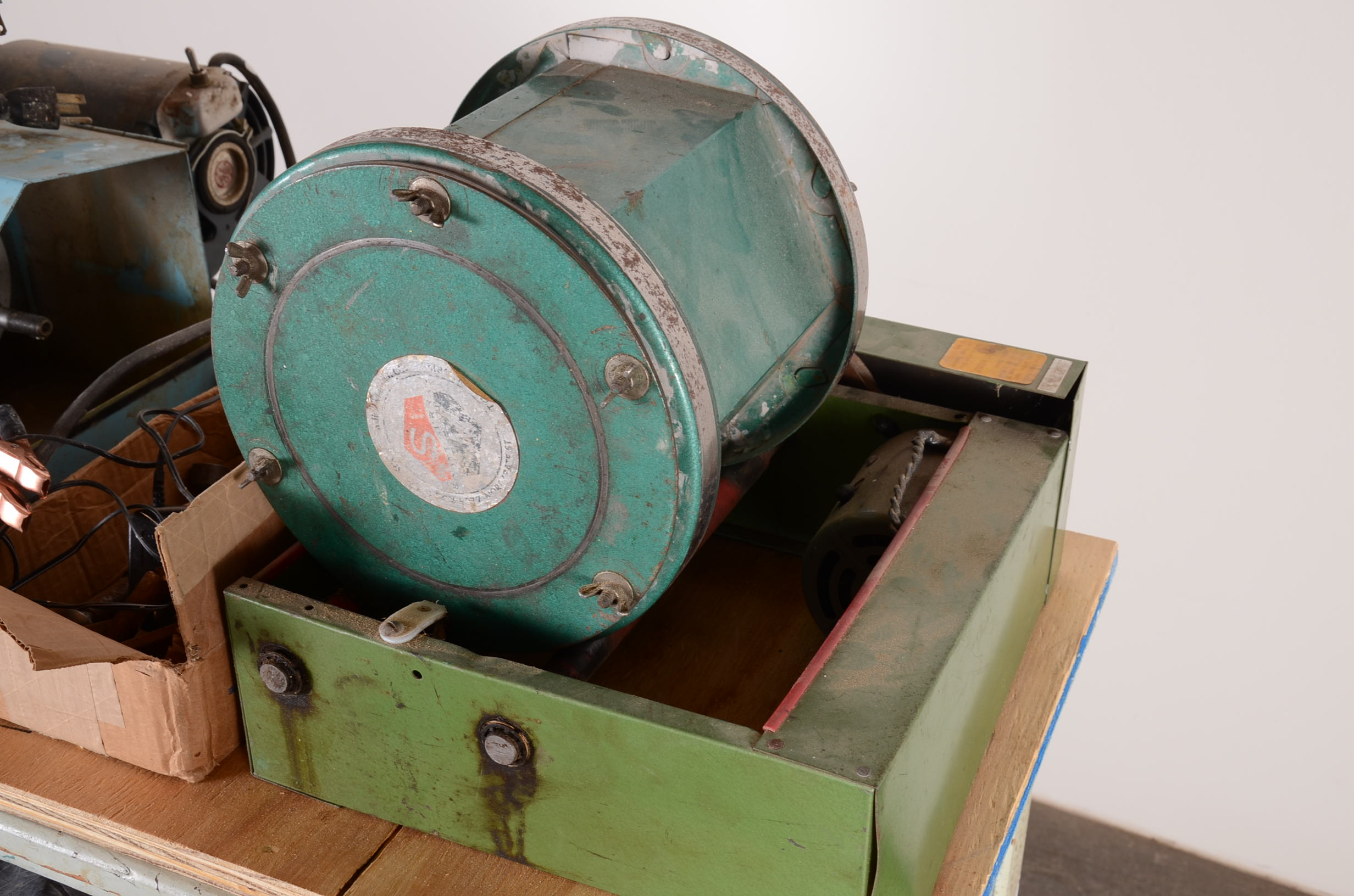 Rock Polisher's Tools and Chest EBTH