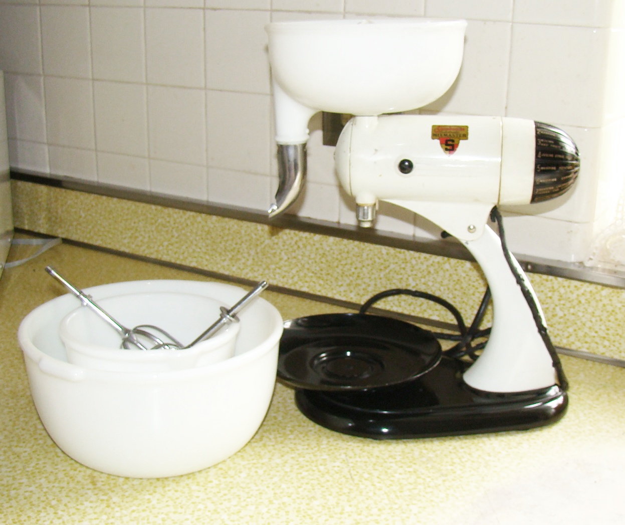 1950's Vintage Sunbeam Mixmaster with Juicer Attachment EBTH