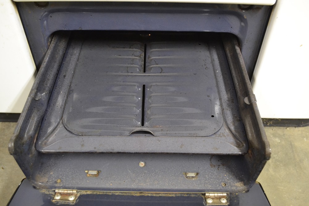 Vintage Tappan 1950's Gas Stove With Original Receipt & Manual EBTH