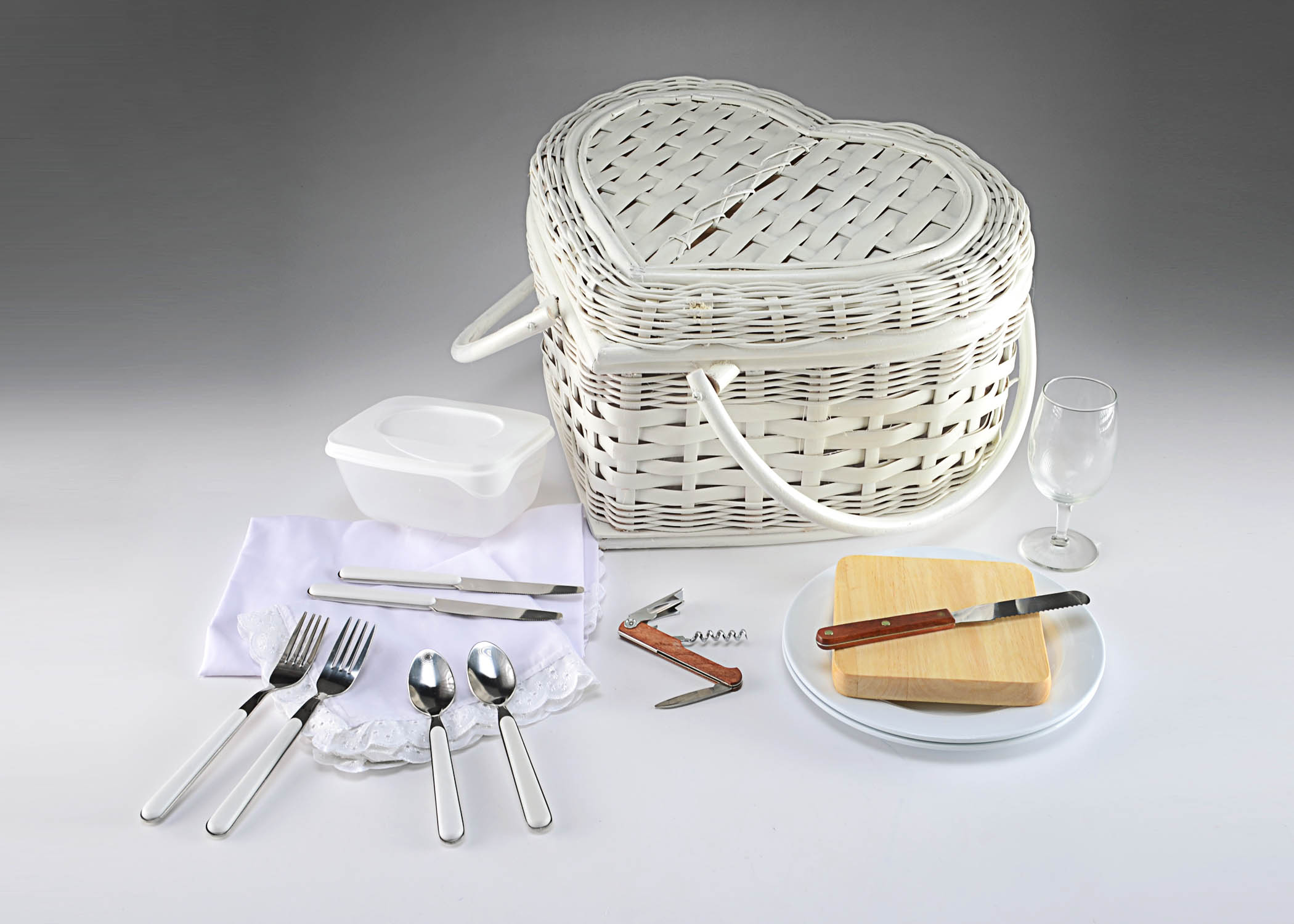 White heart basket Clearance