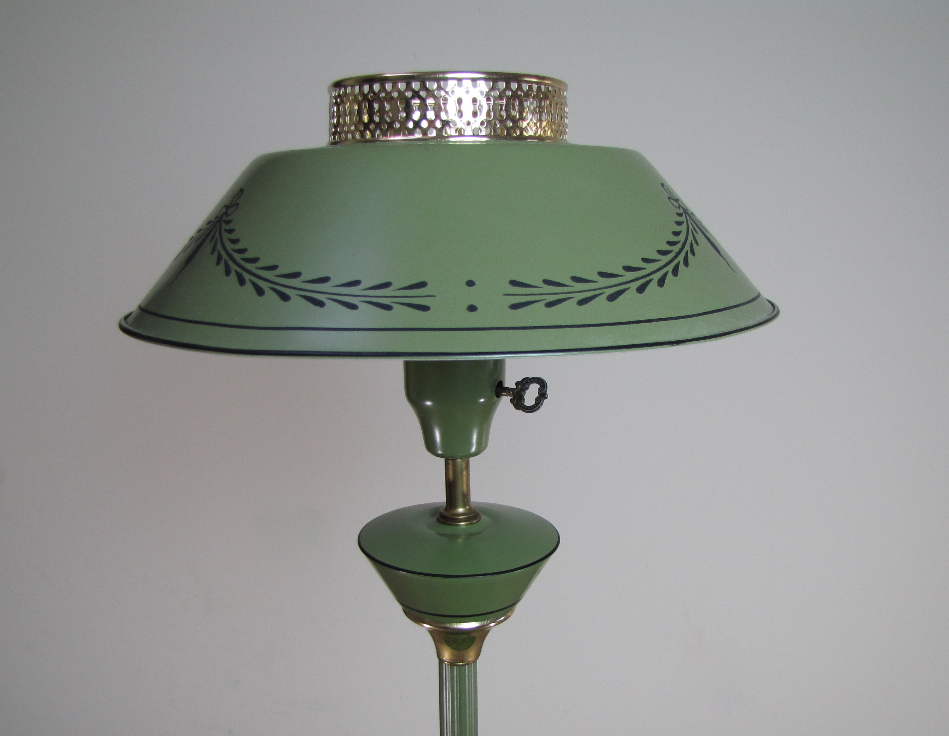 Vintage Tole Floor Lamp With Tray Table EBTH