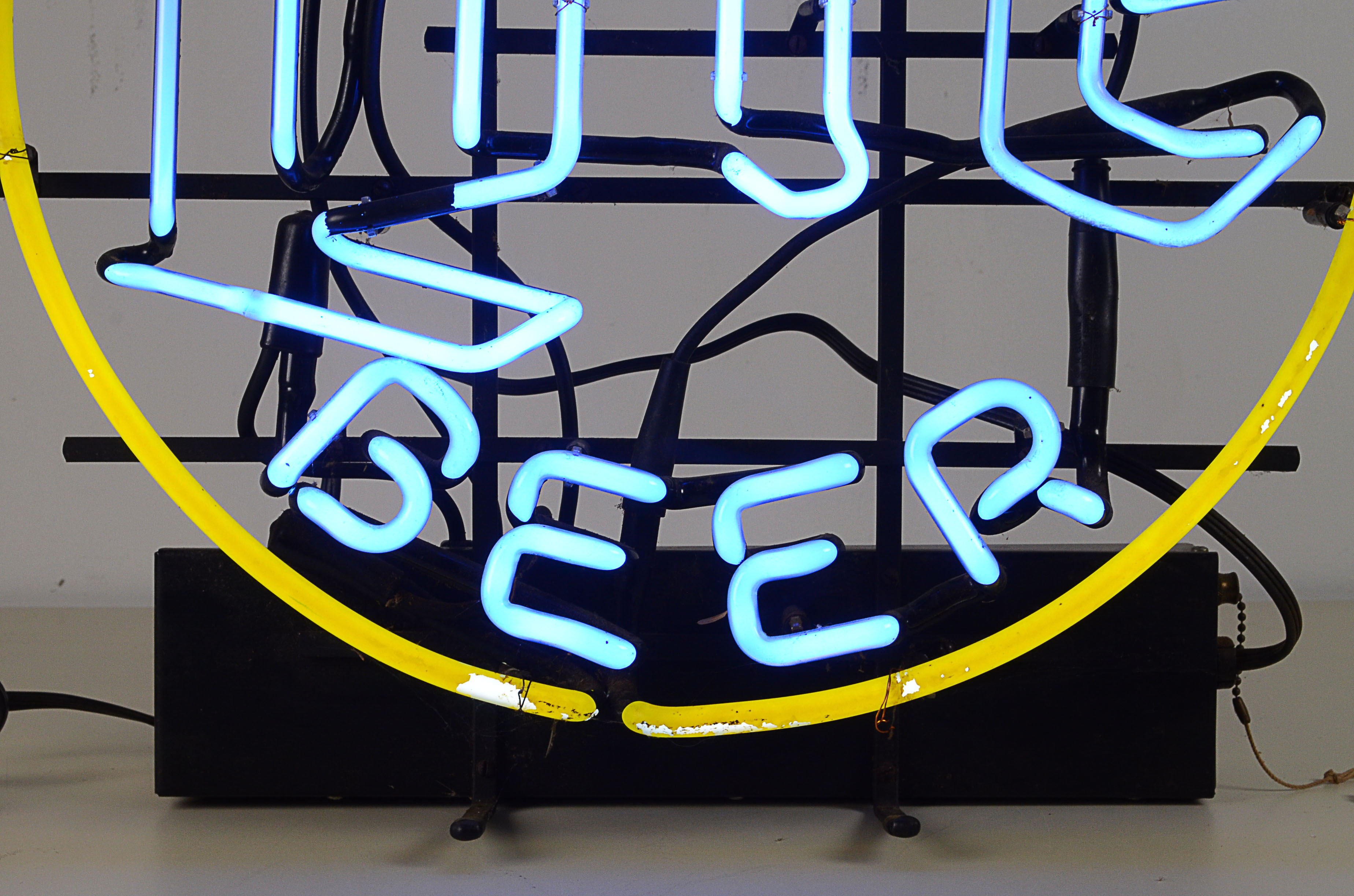 Vintage Lite Neon Beer Sign EBTH