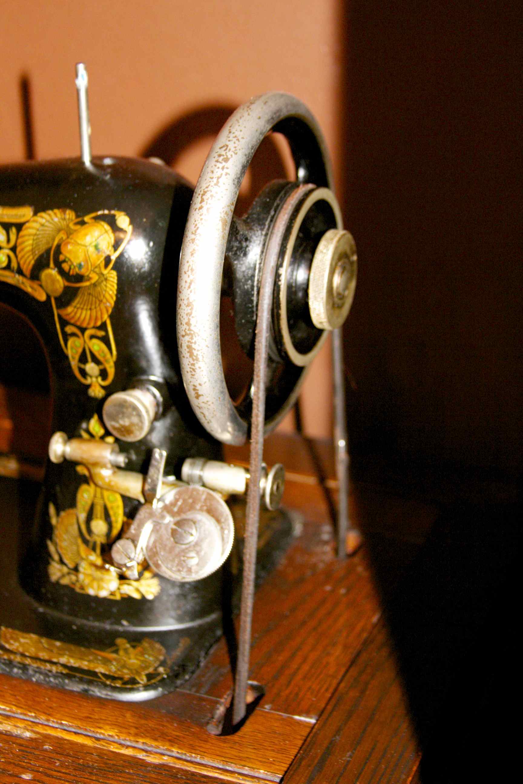 Antique Franklin Treadle Sewing Machine In Oak EBTH