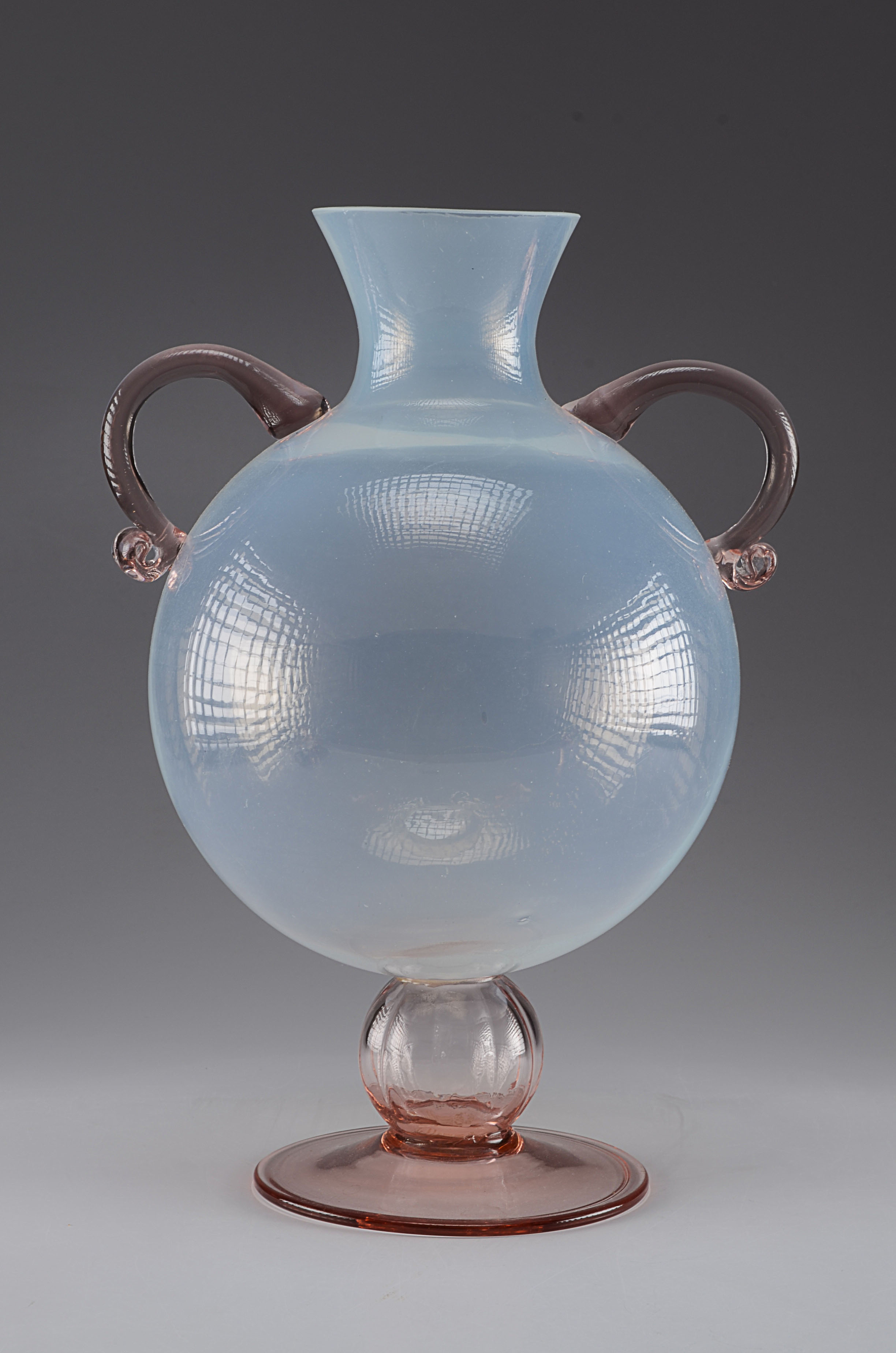 Silvestri Mouth Blown Glass Vase EBTH