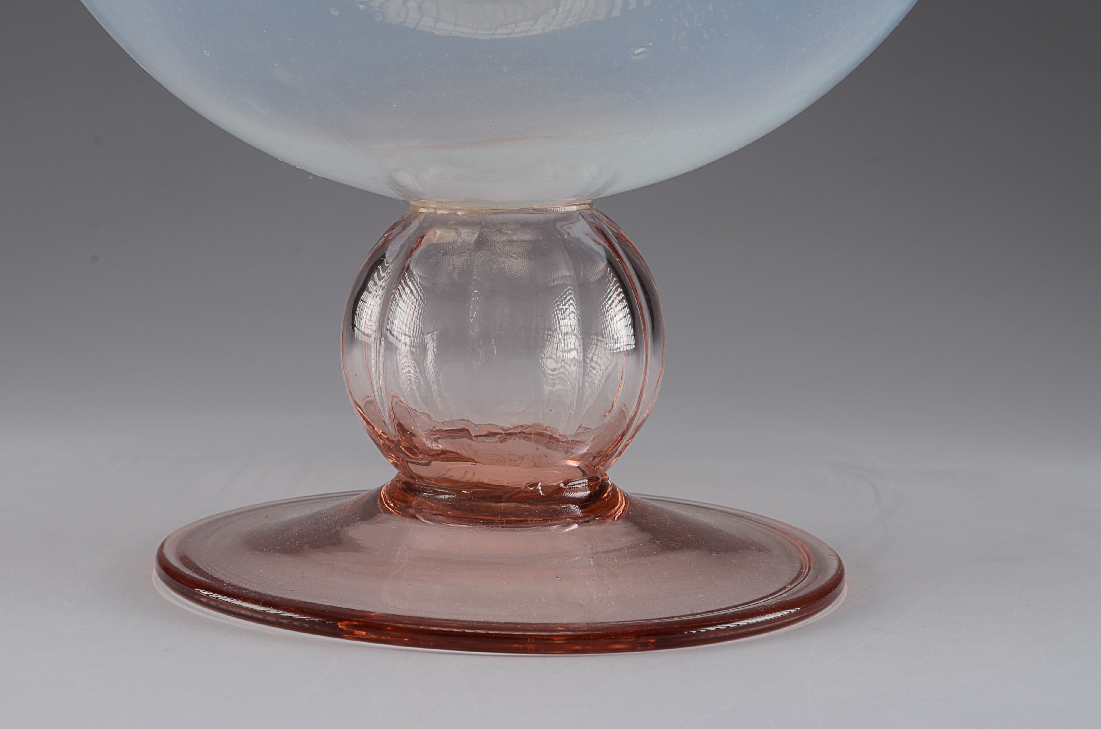 Silvestri Mouth Blown Glass Vase EBTH