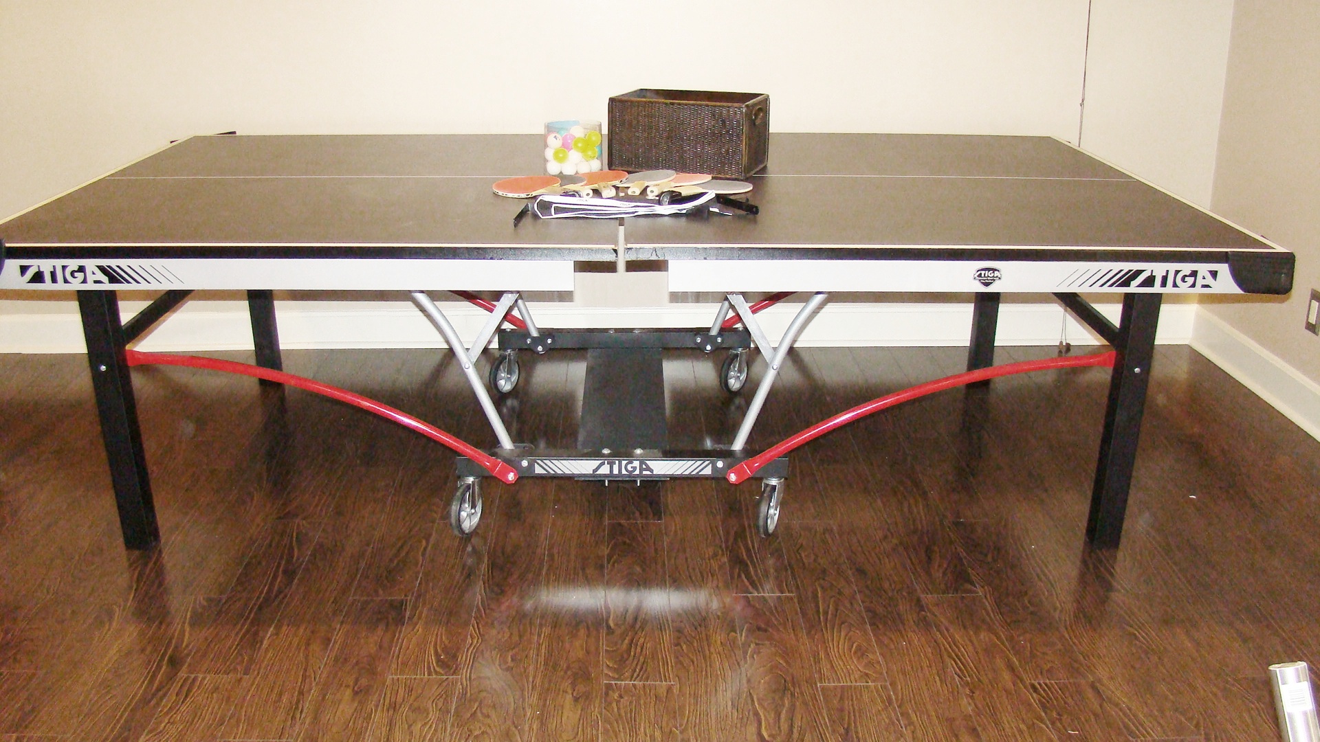 Stiga Master Series Ping Pong Table and Equipment EBTH