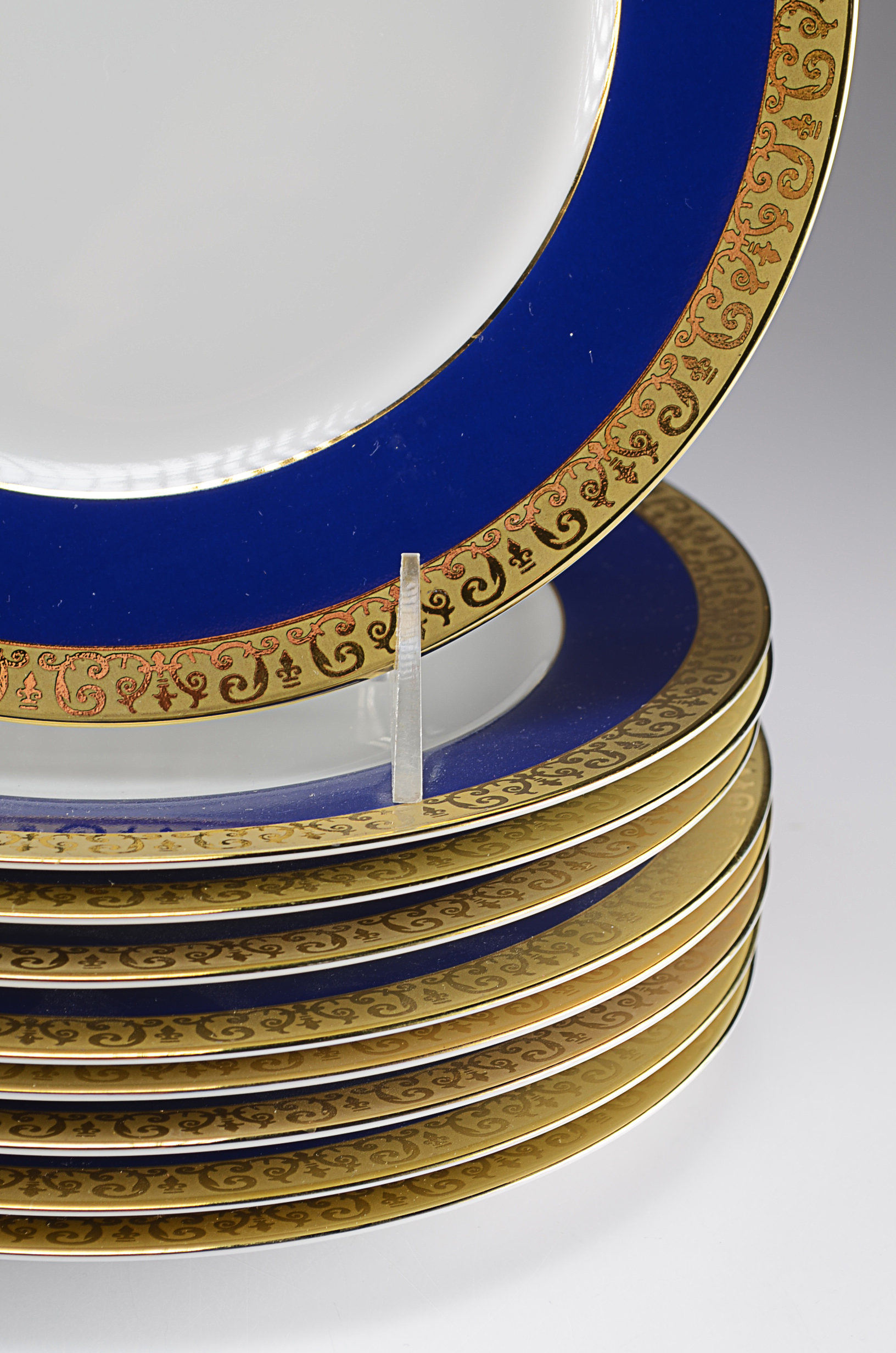 Gold Buffet, Royal Gallery China Plates. EBTH