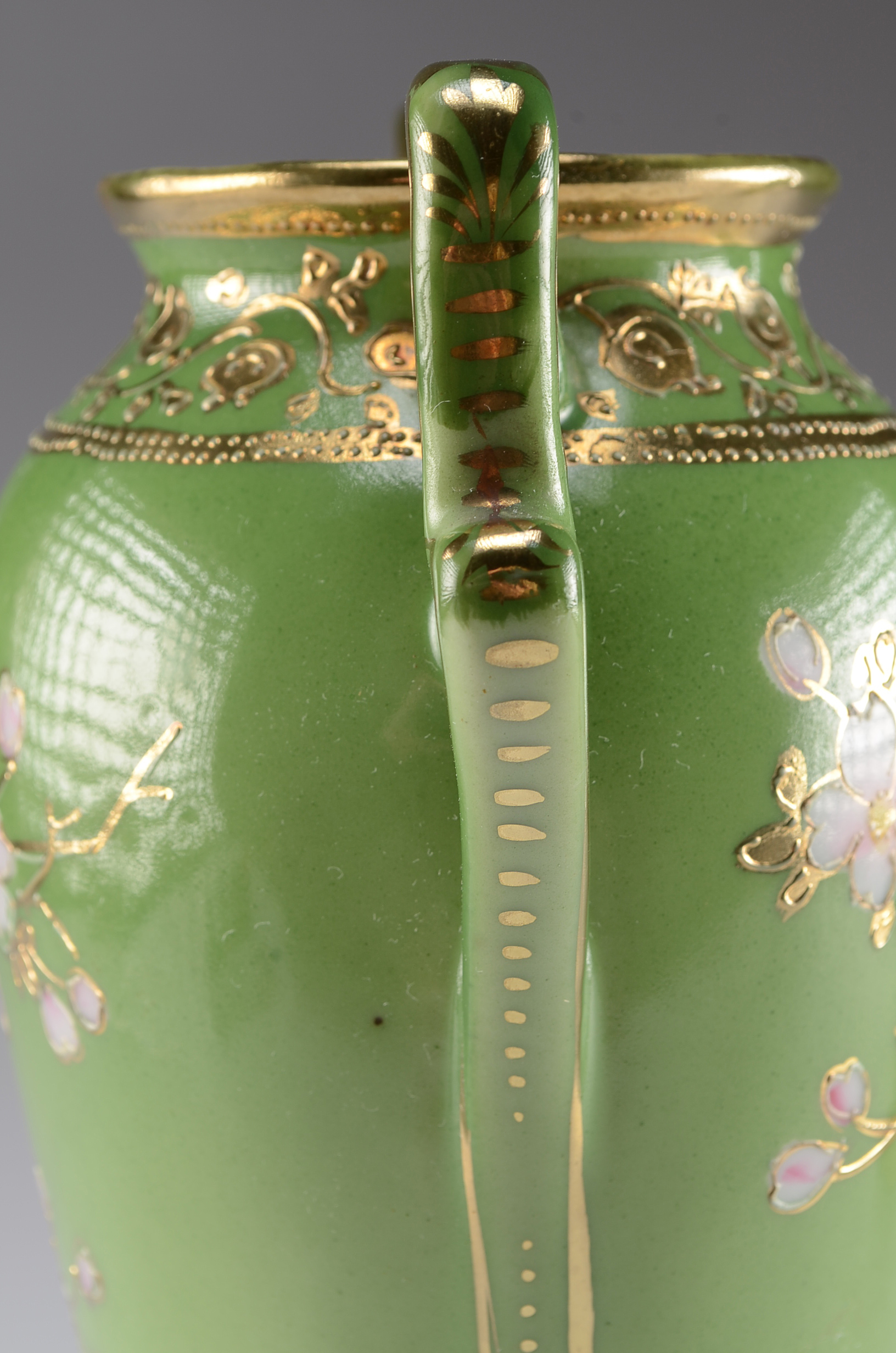 A Pair of I.E. & C. Co. Japan Hand Painted Porcelain Vases EBTH