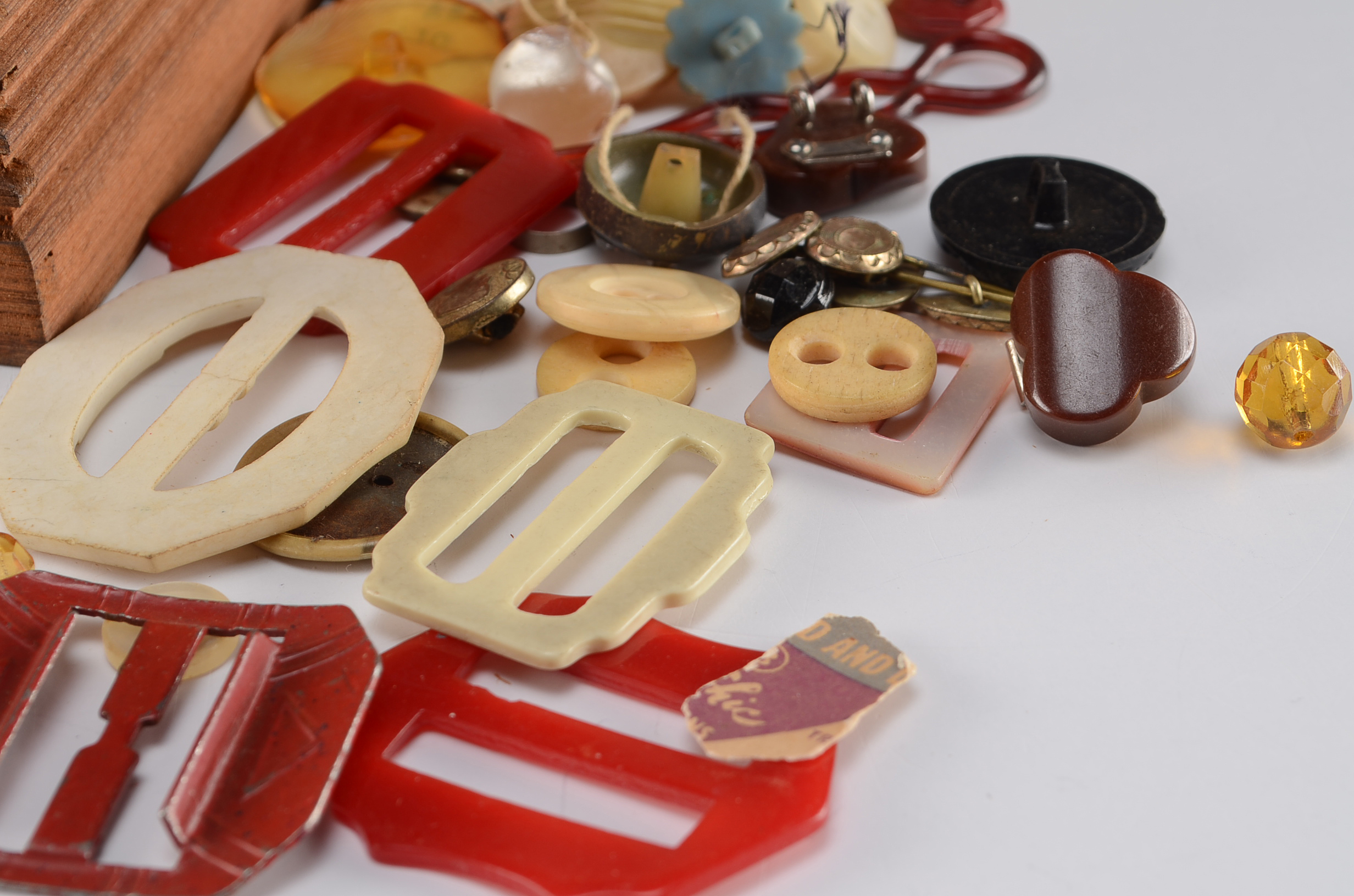 Sewing Notions / Buttons EBTH