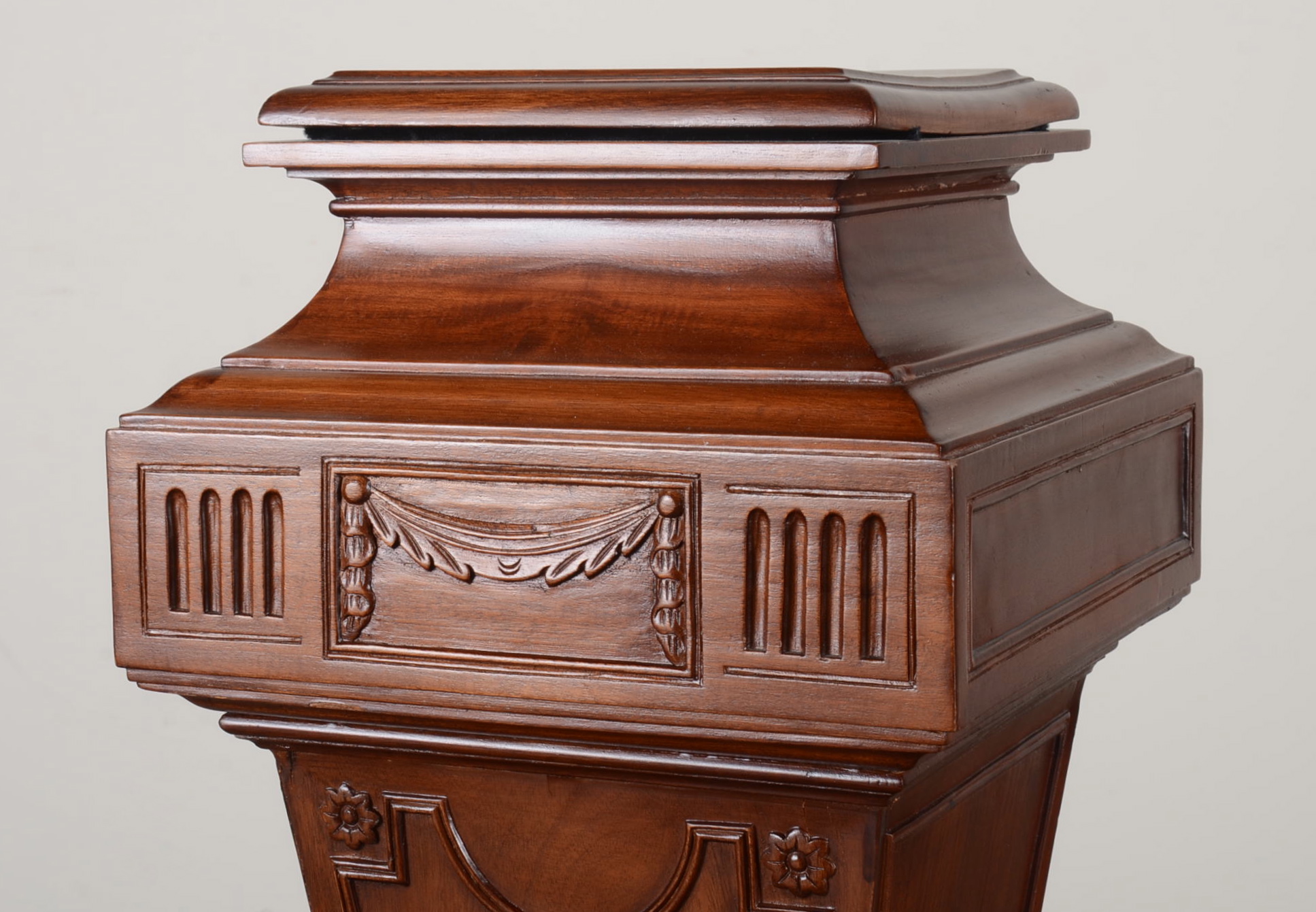 Walnut Column Fern Stand, Pedestal EBTH