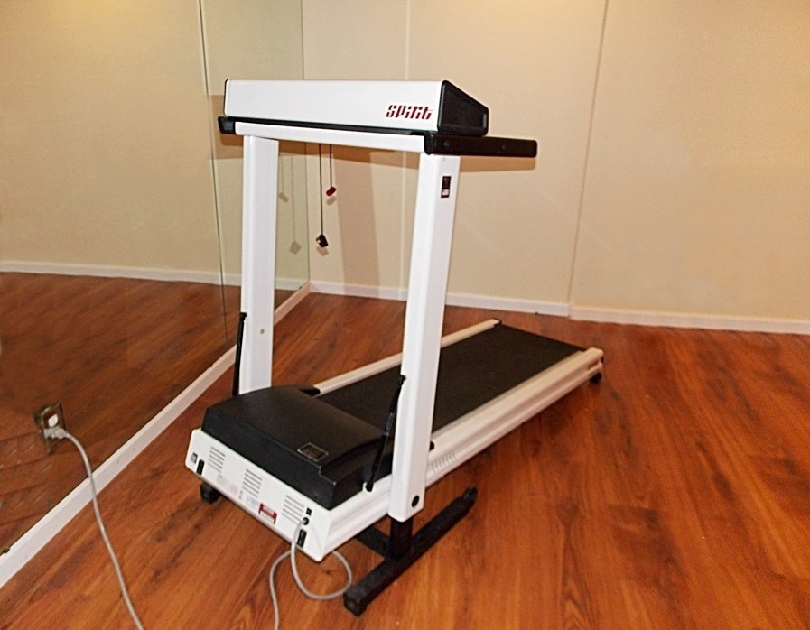 A Spirit Cushion Flex Low Impact Treadmill EBTH