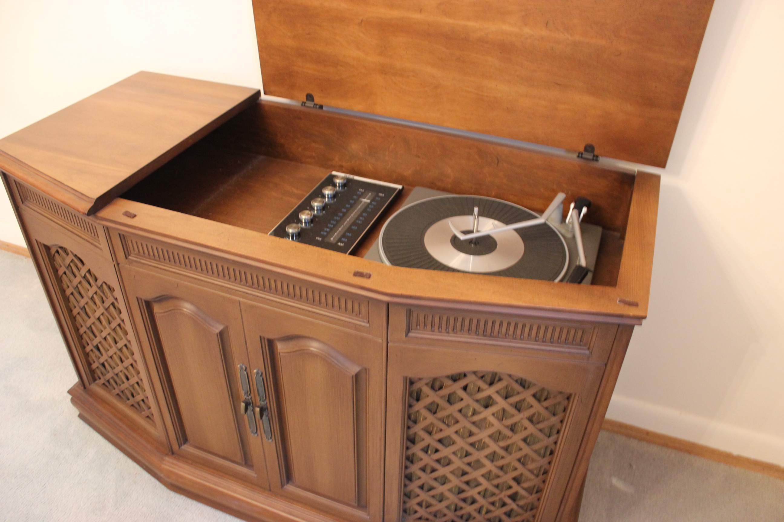 RCA Stereo Console with Record Player and Radio EBTH