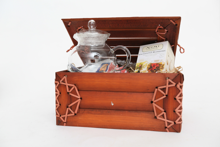 Numi Tea Gift Set and More EBTH