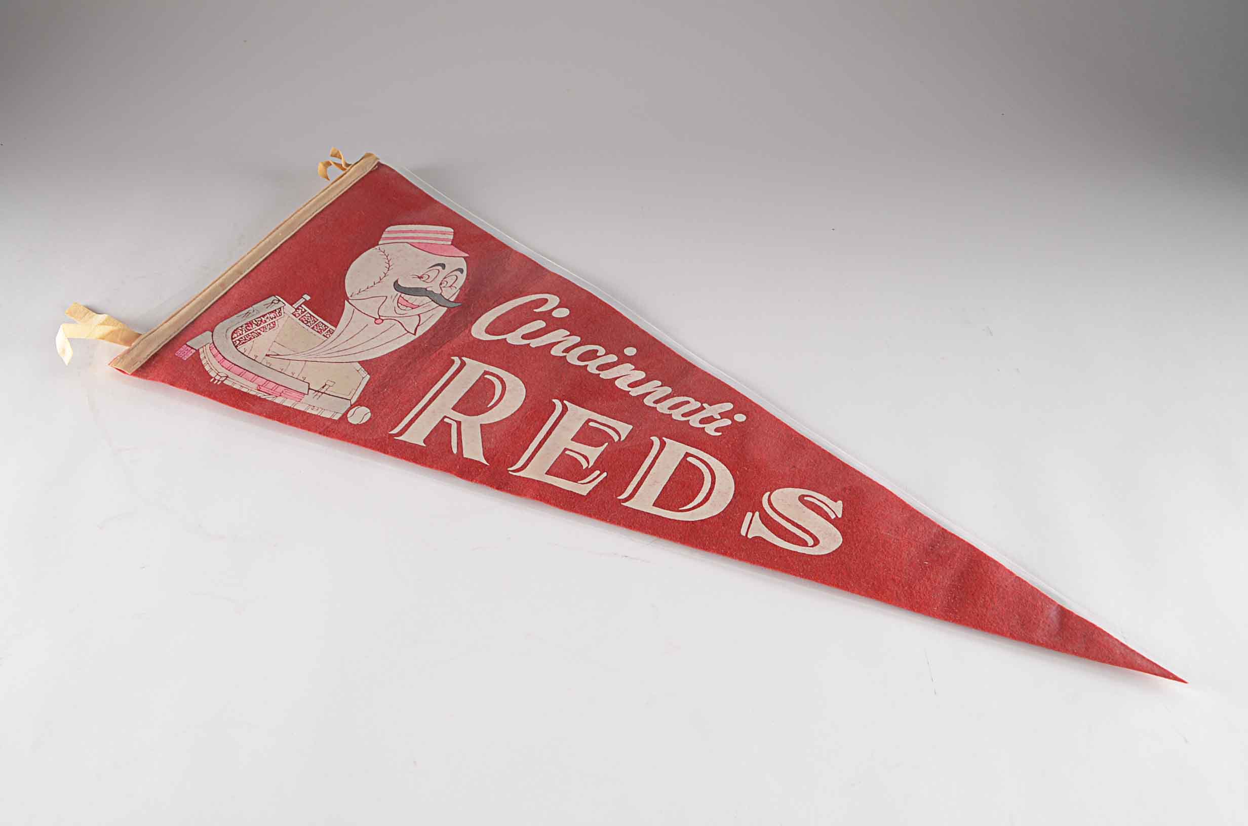 (4) Outstanding Cincinnati Reds Vintage Pennants EBTH