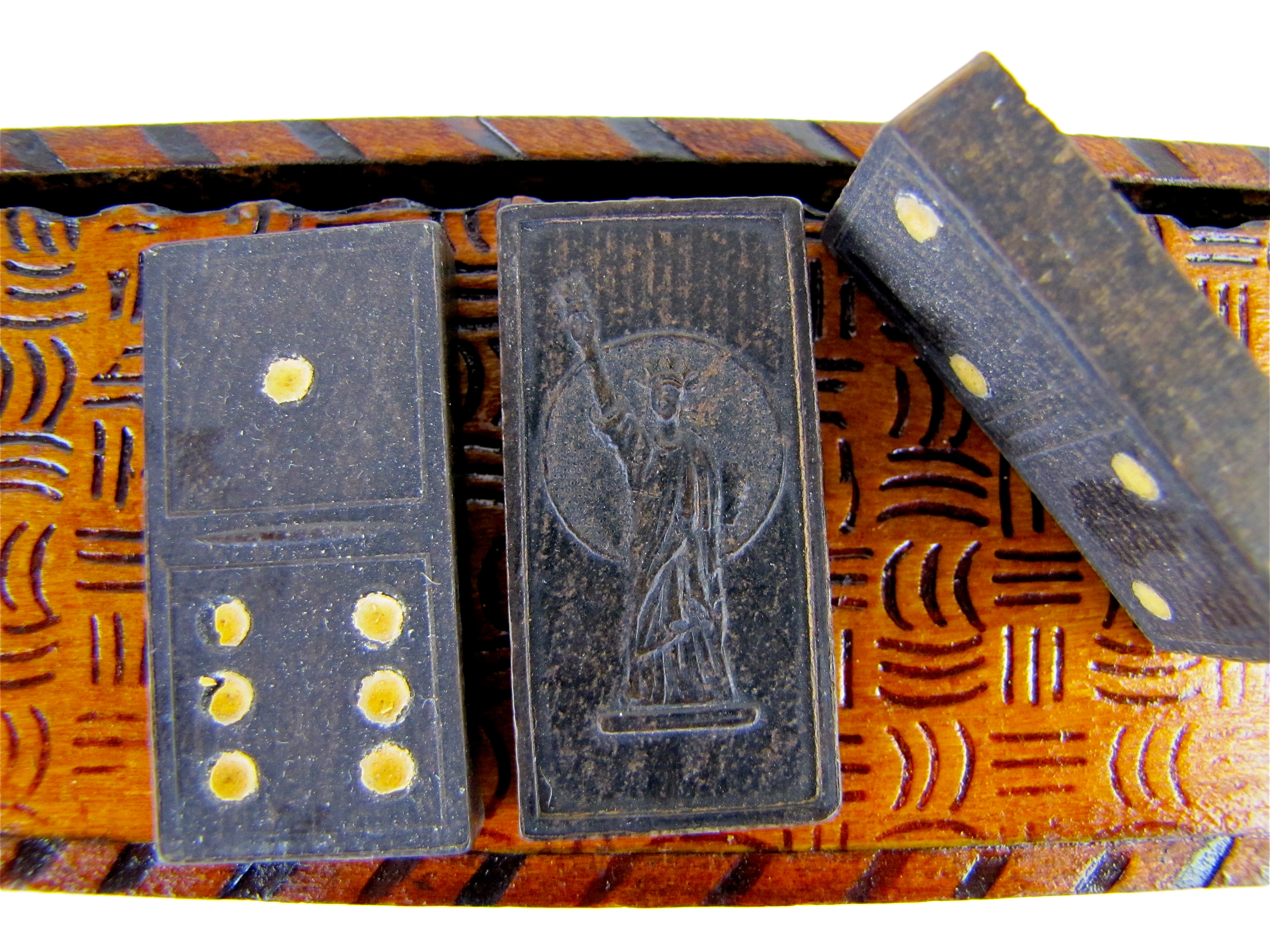 Art Deco Statue Of Liberty Wooden Dominoes Box Set EBTH