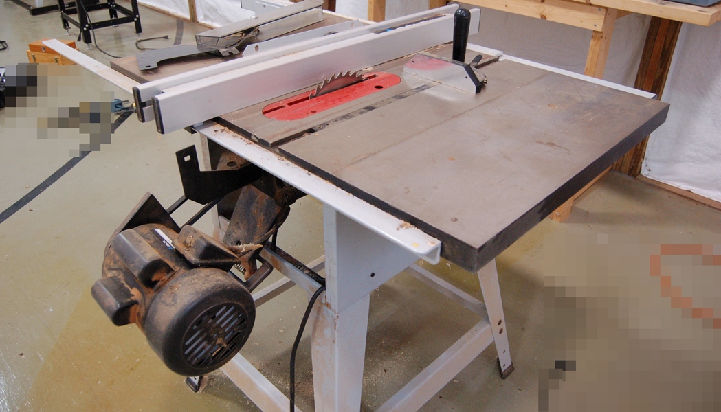 Delta 10" Contractor's Table Saw | EBTH