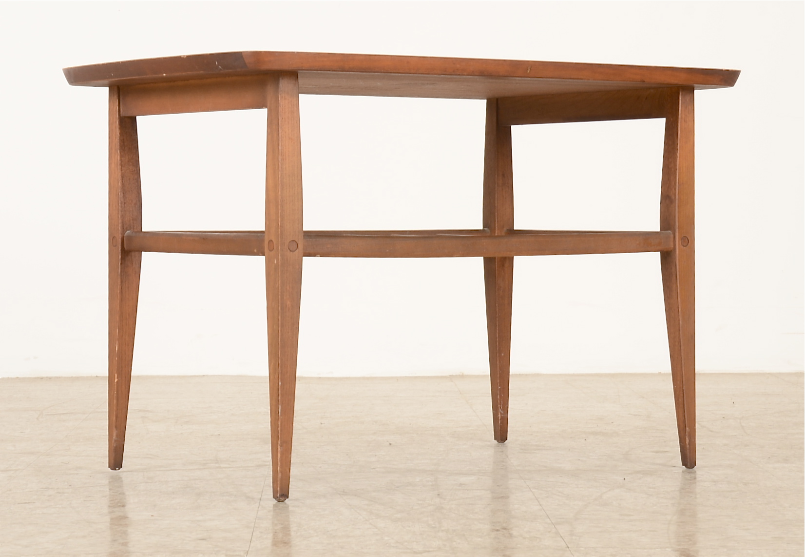 Lane Danish Mid Century Modern Walnut Side Table | EBTH