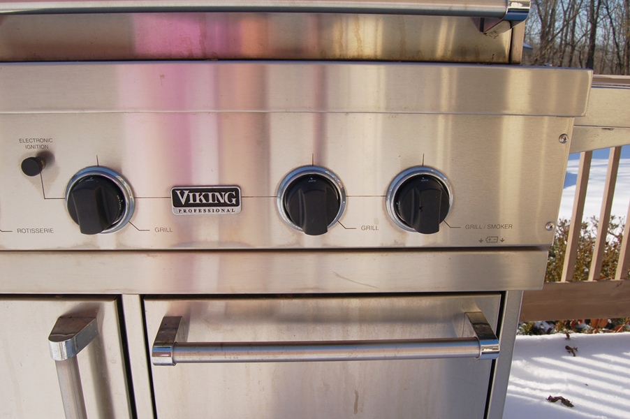 Viking Grill with Frontgate Cover EBTH
