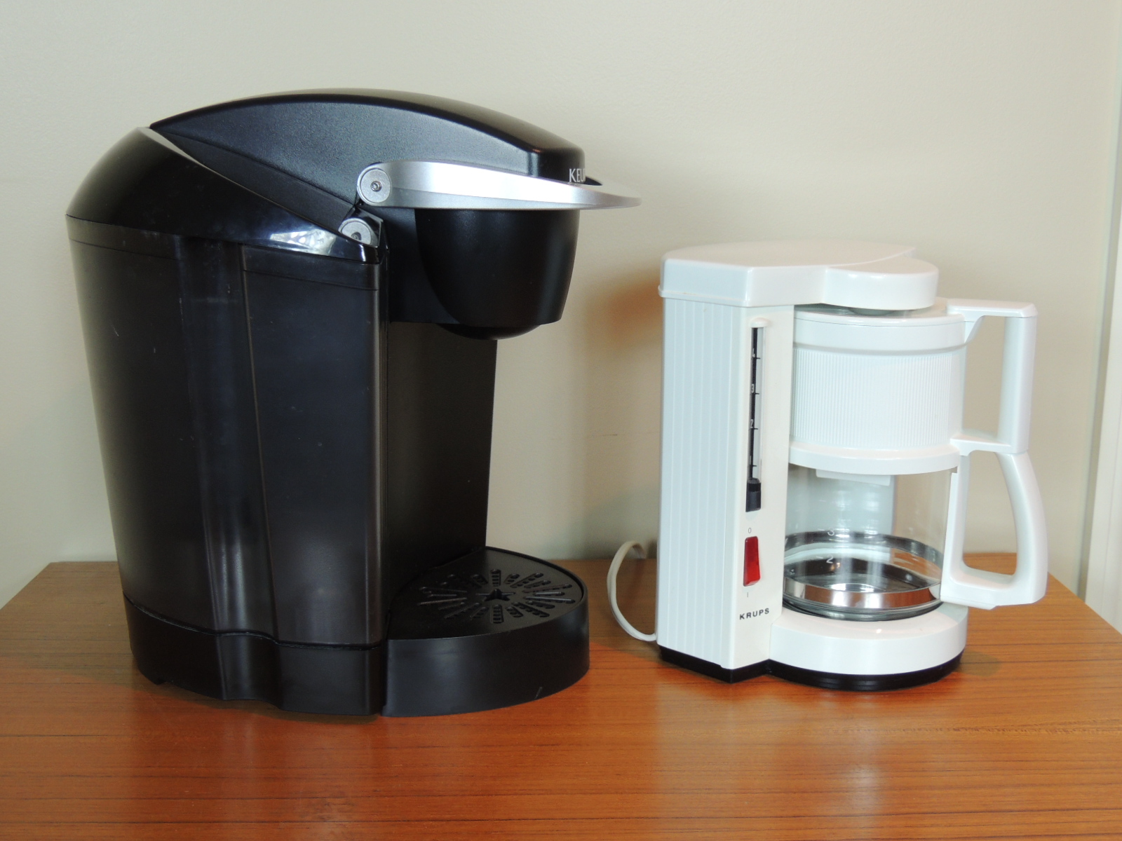 Keurig K40 Single Cup Coffee Brewer and Small Krups Coffee Maker EBTH