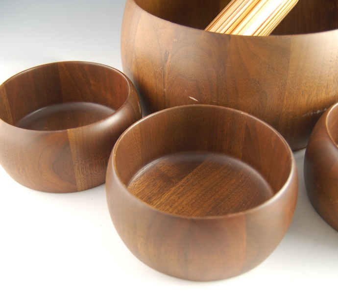 Vintage Heirloom Didware Walnut Salad Bowl Set and Bamboo Skewers EBTH