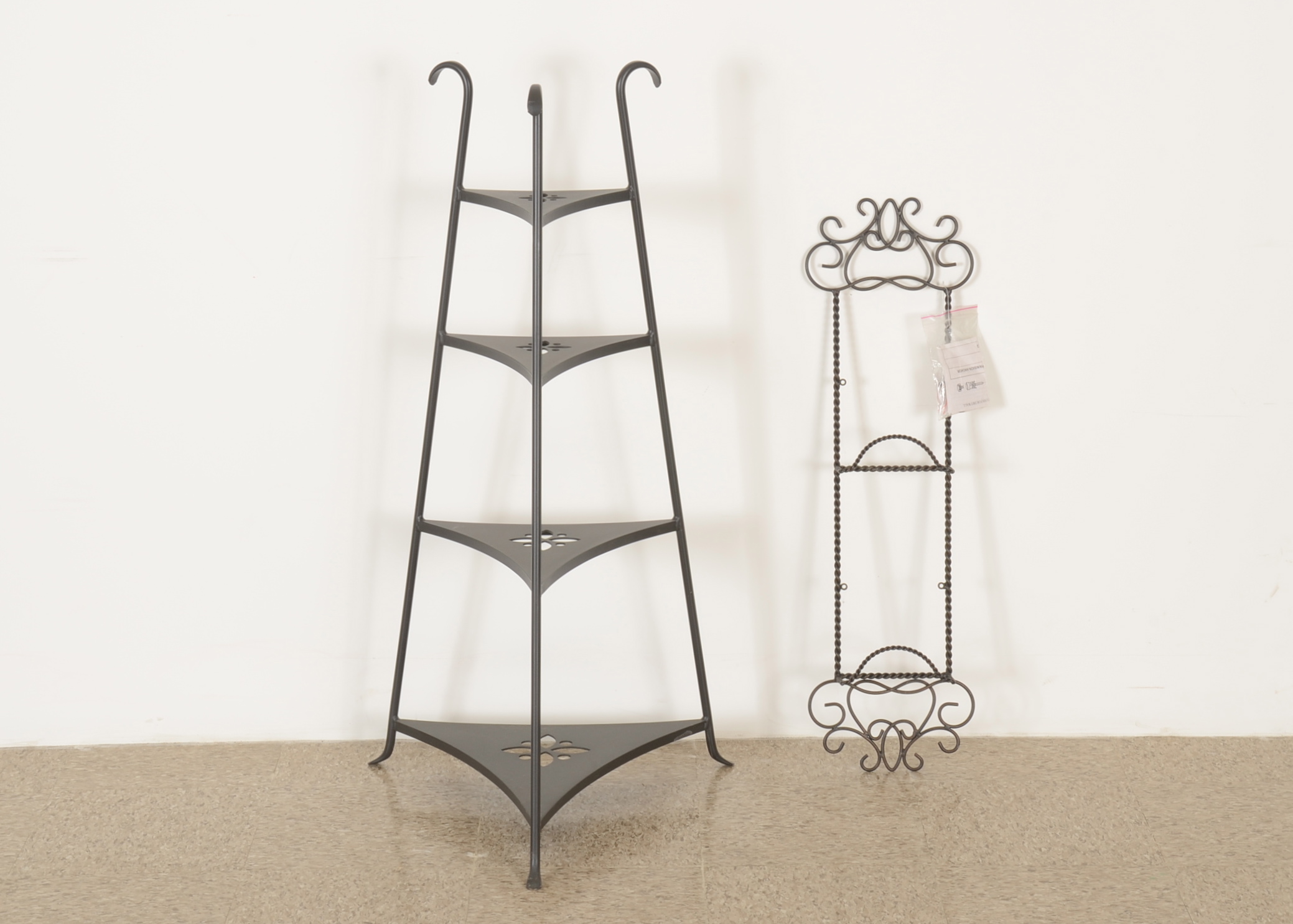 Longaberger WroughtIron Corner Shelf with Plate Rack EBTH