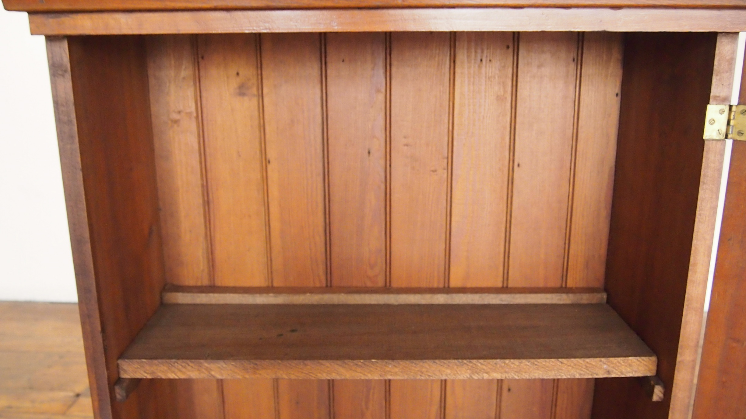 Small Victorian Walnut Tabletop Hutch EBTH