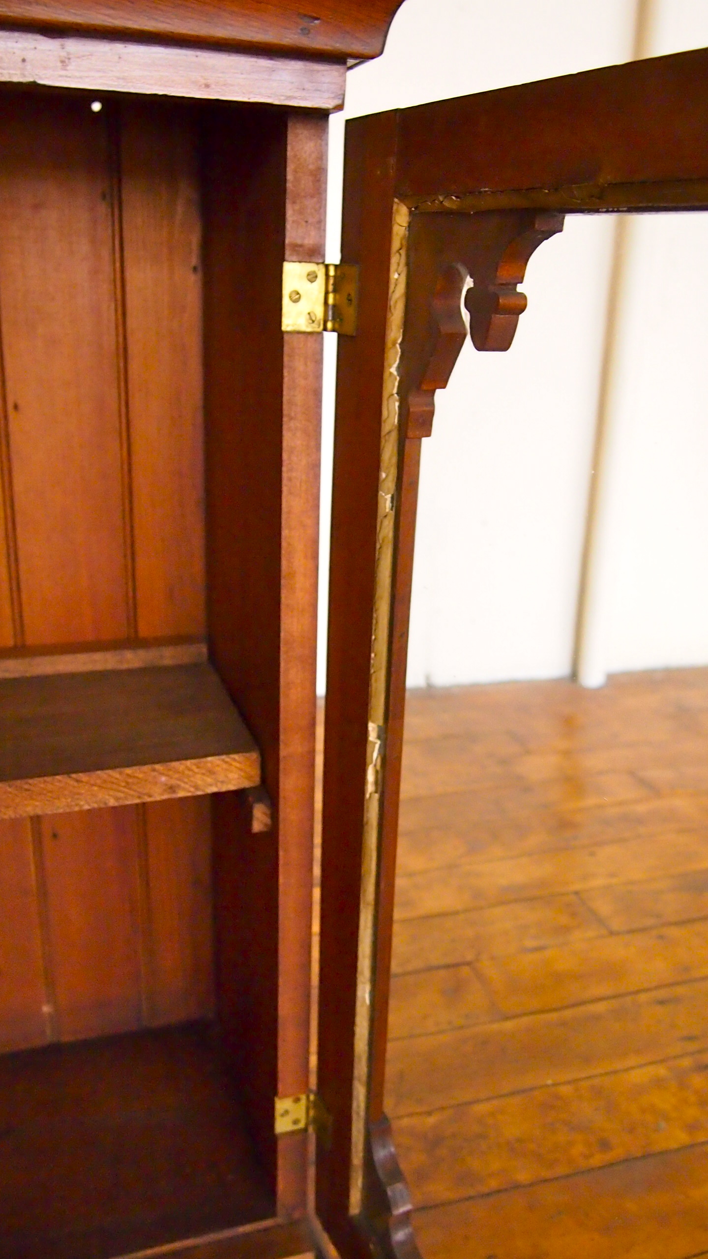 Small Victorian Walnut Tabletop Hutch EBTH