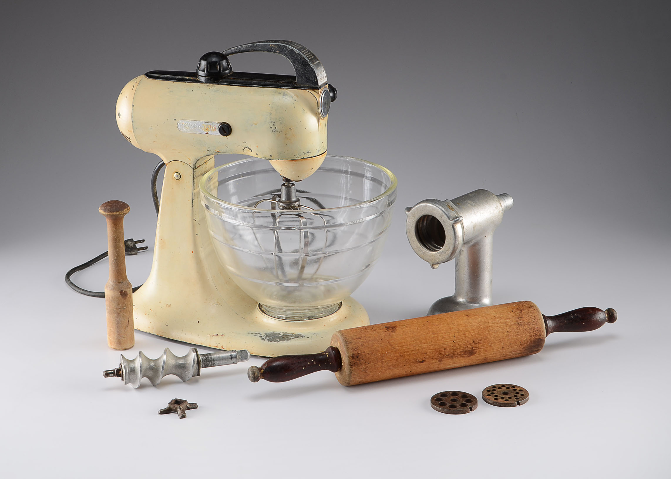 1940's Kitchen Aid Model 3B Mixer | EBTH