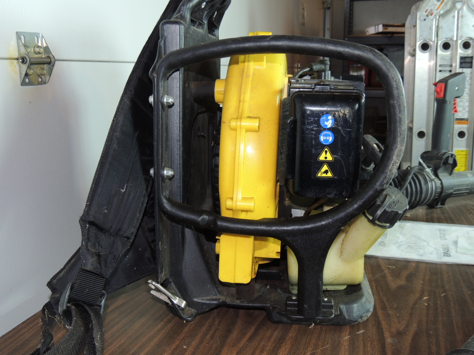 John Deere BP40LE Pro Series Leaf Blower EBTH