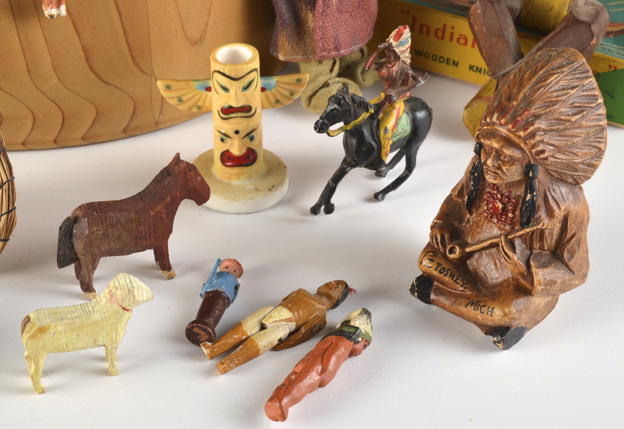 Assorted Western Motif and Native American Souvenirs EBTH